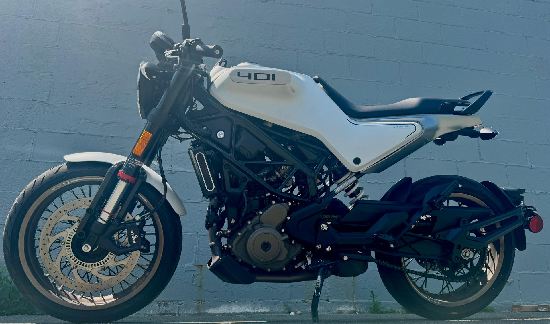 2022 Husqvarna Svartpilen 401 in Foxboro, Massachusetts - Photo 7