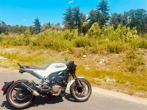 2022 Husqvarna Svartpilen 401 in Foxboro, Massachusetts - Photo 21