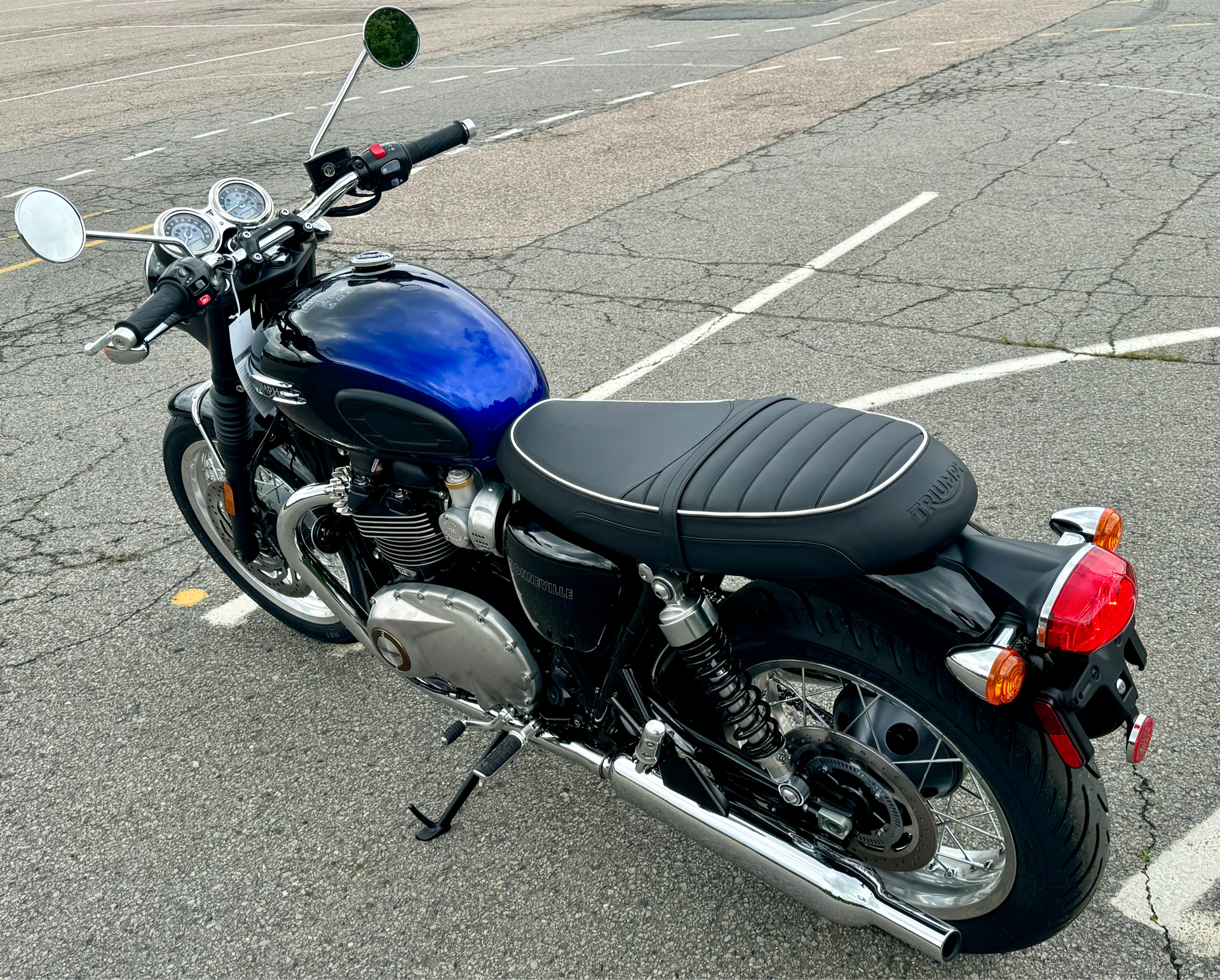 2024 Triumph Bonneville T120 in Foxboro, Massachusetts - Photo 11