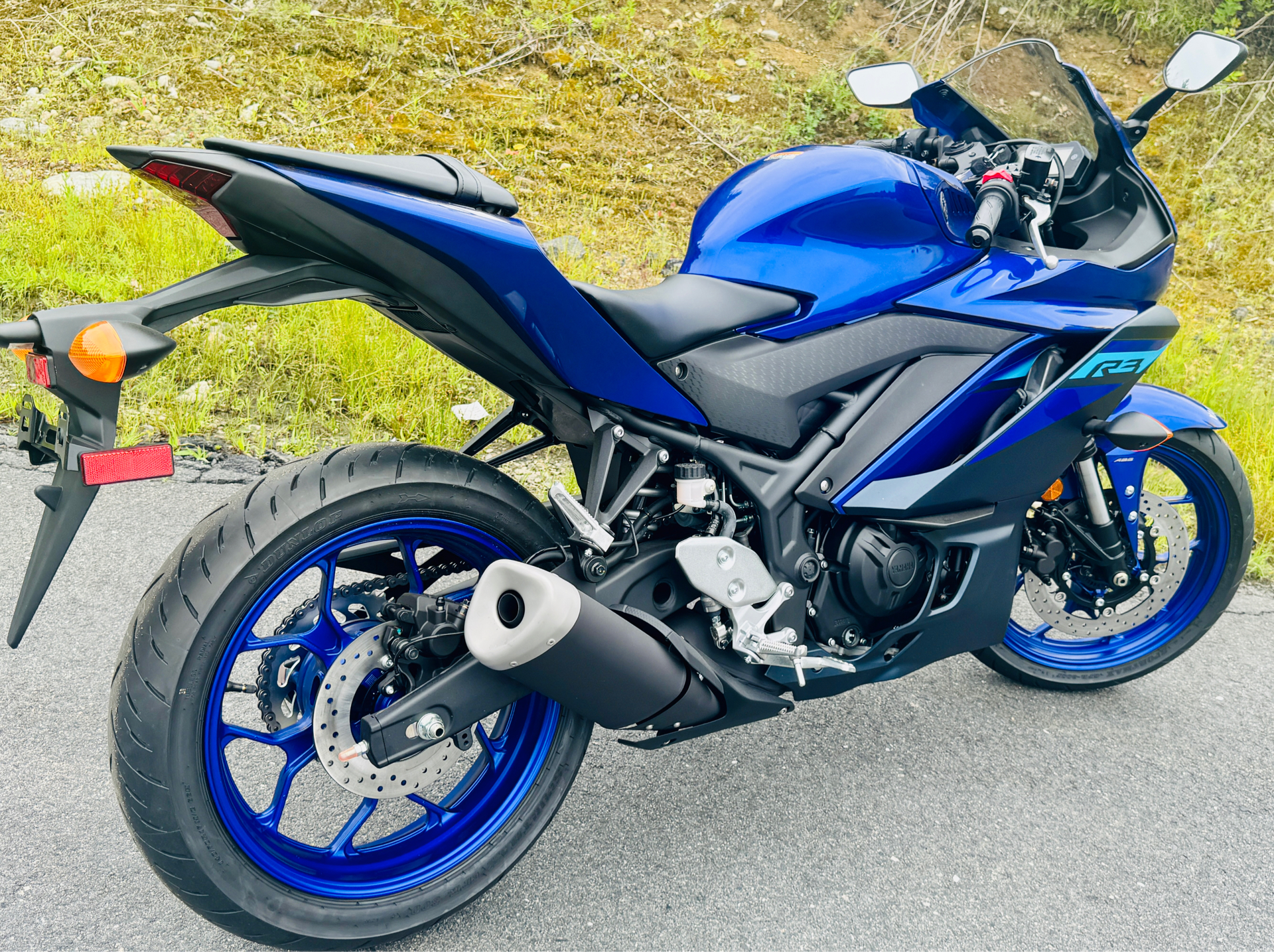 2024 Yamaha YZF-R3 in Foxboro, Massachusetts - Photo 7