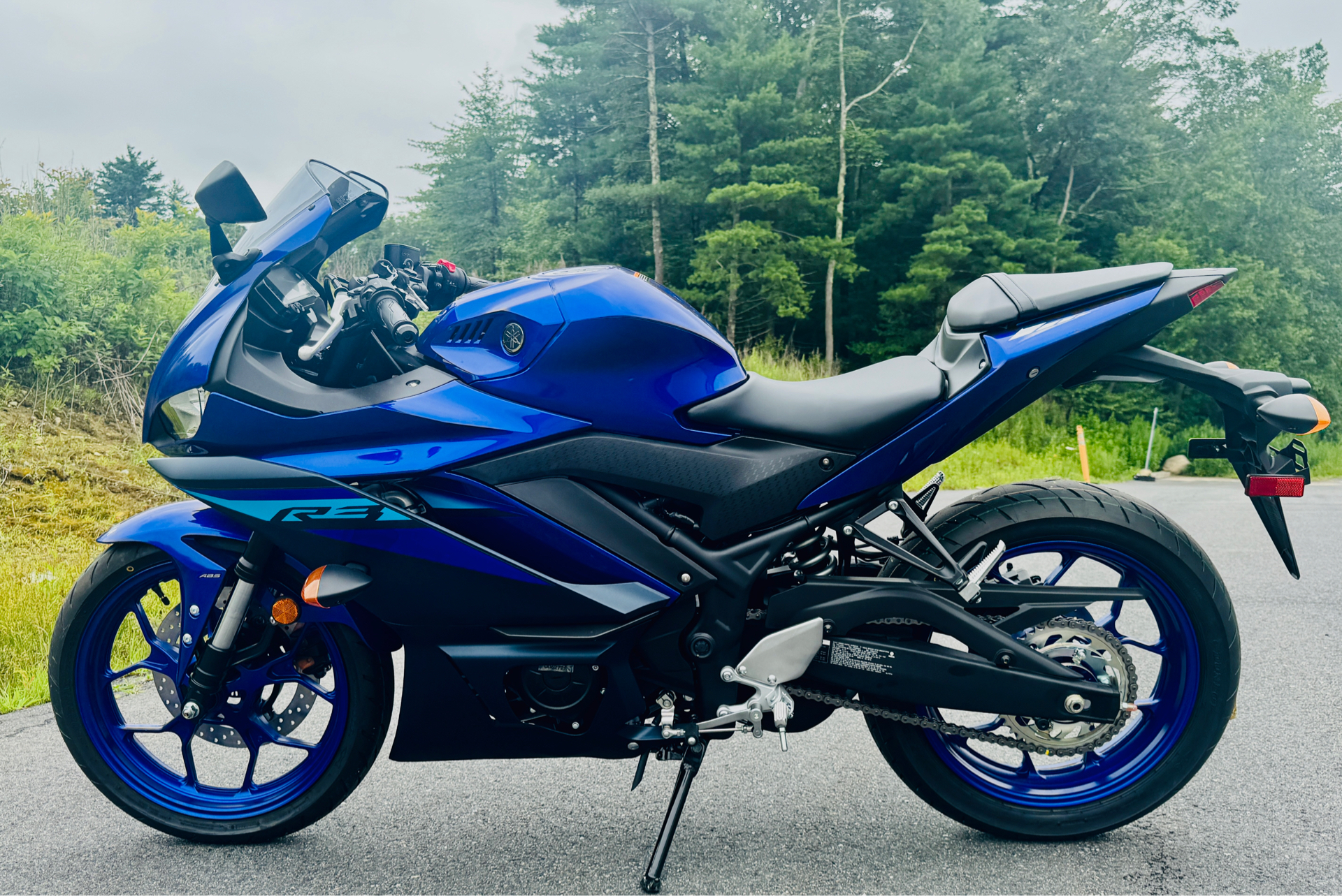 2024 Yamaha YZF-R3 in Foxboro, Massachusetts - Photo 3