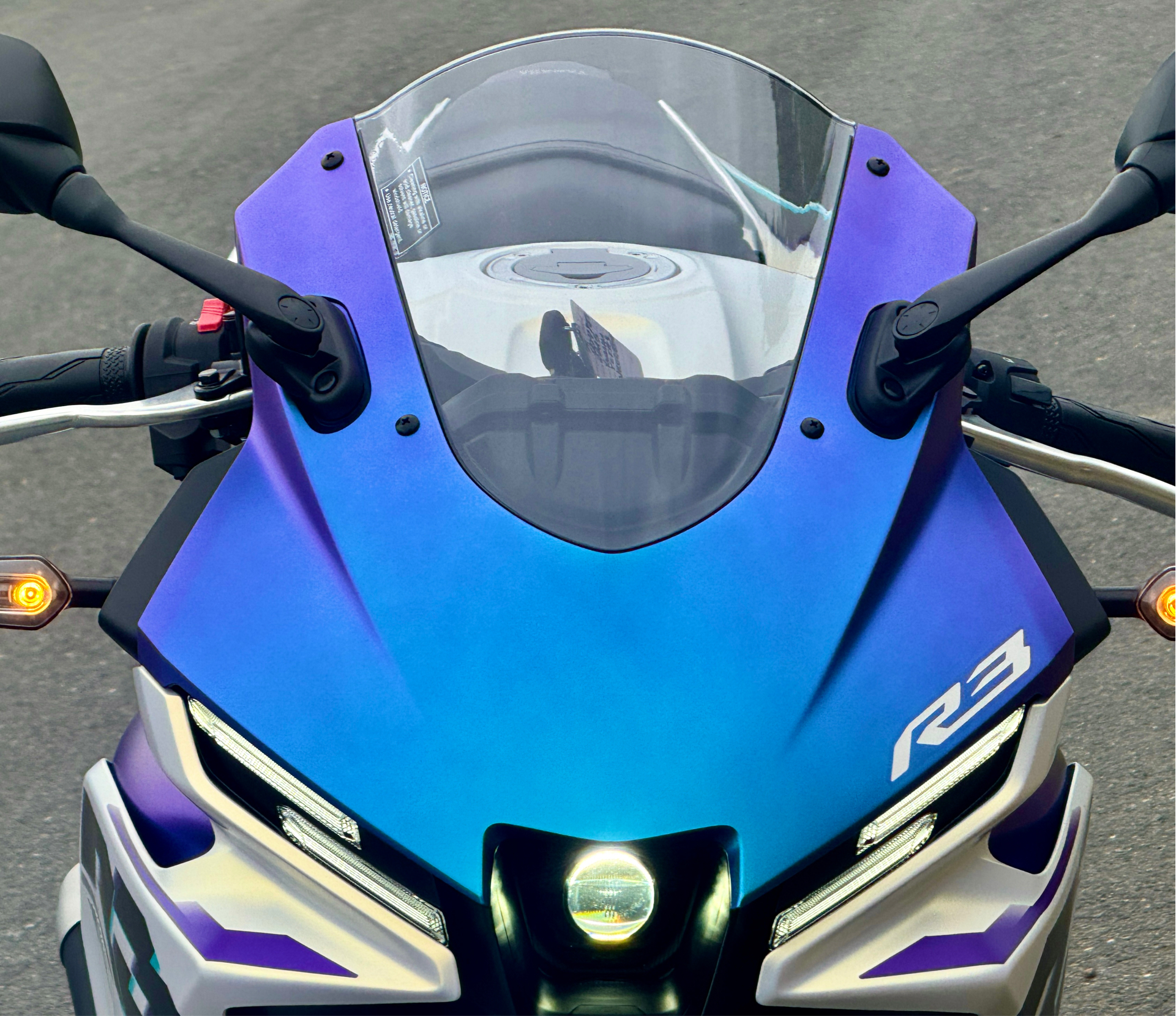 2025 Yamaha YZF-R3 in Concord, New Hampshire - Photo 2