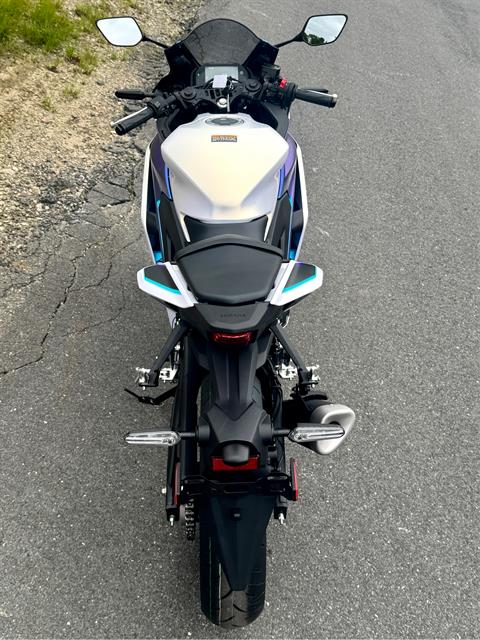 2025 Yamaha YZF-R3 in Concord, New Hampshire - Photo 9