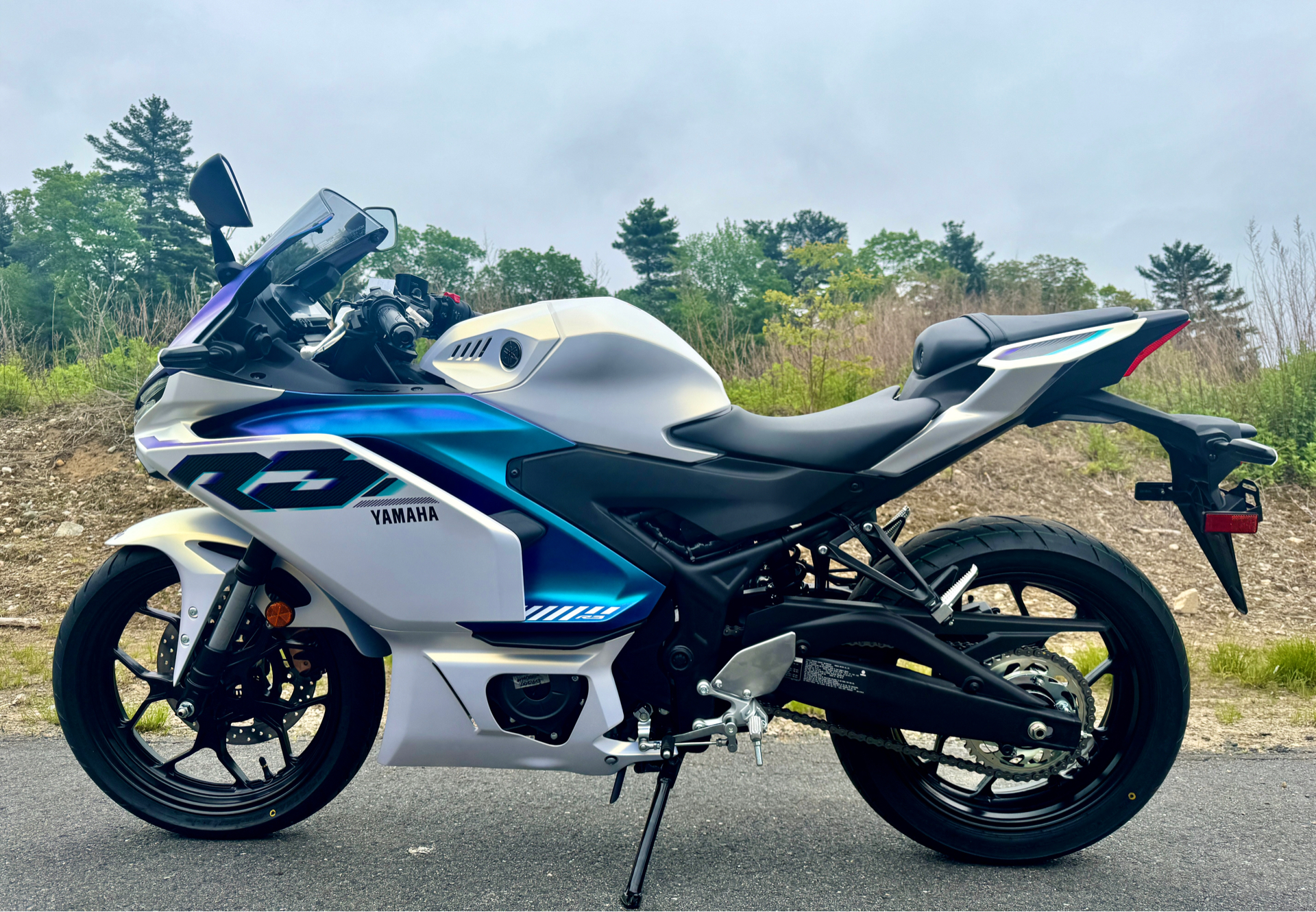 2025 Yamaha YZF-R3 in Concord, New Hampshire - Photo 3