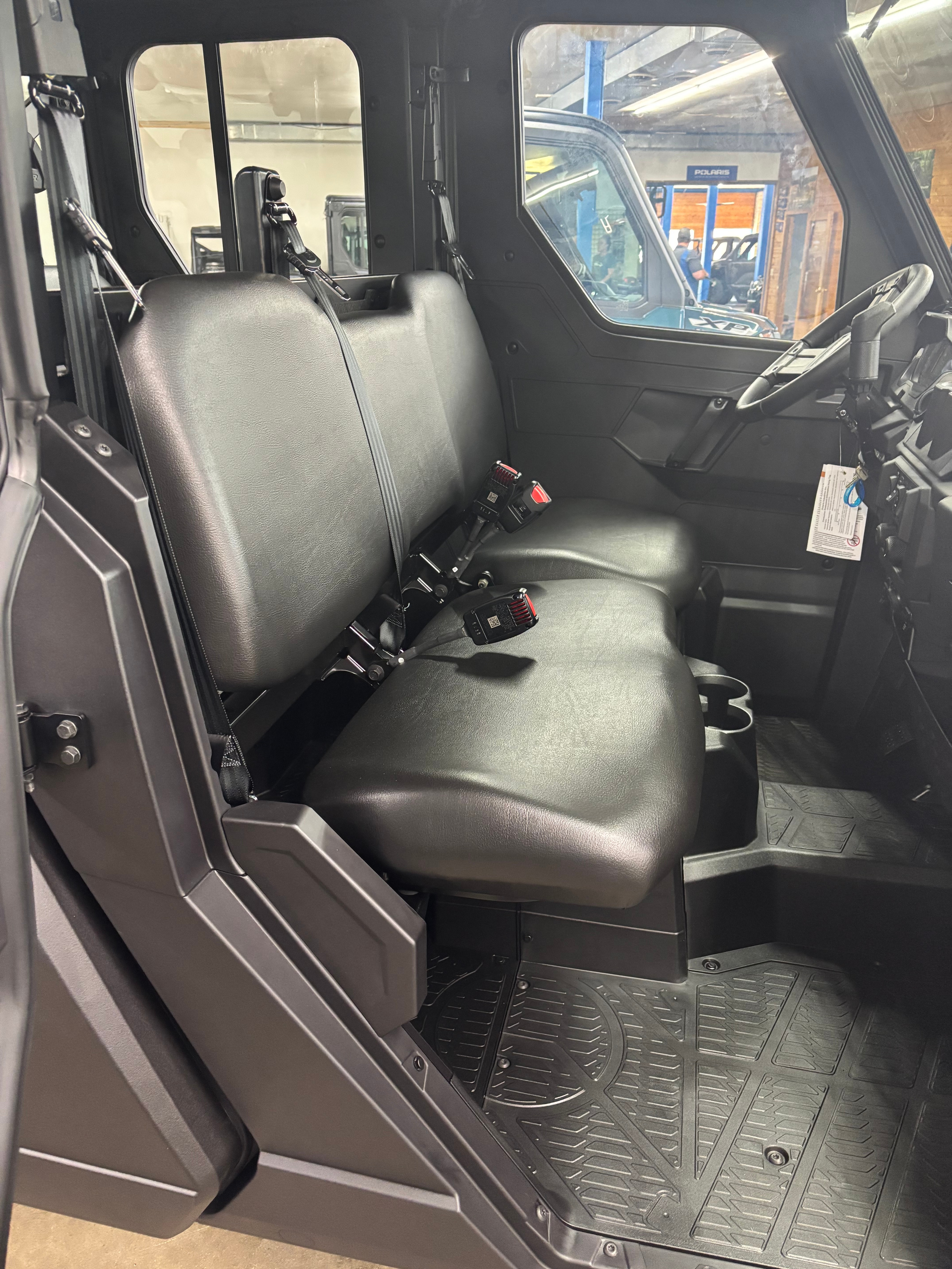 2027 Polaris Ranger Crew XP 1000 Cab 5