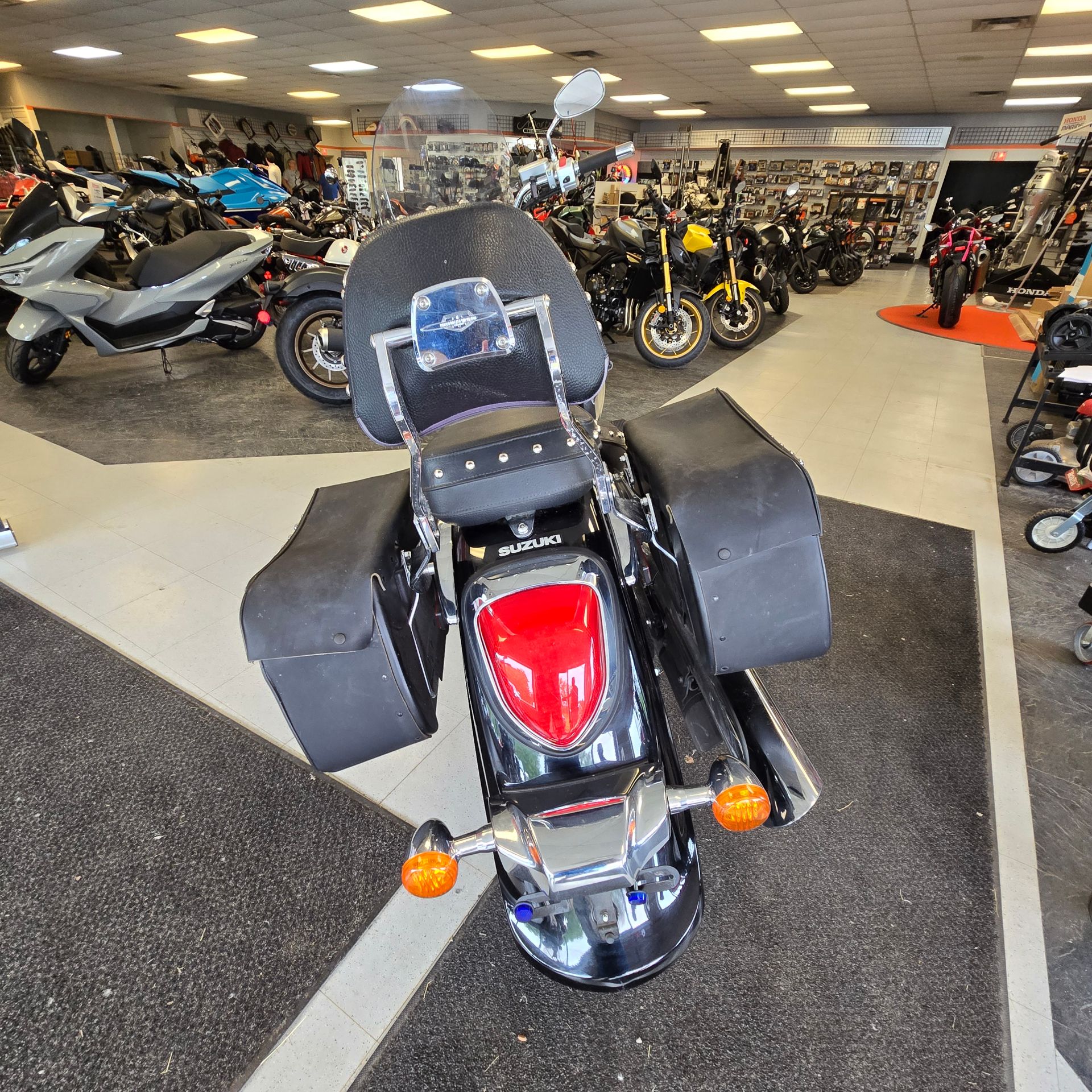 2017 Suzuki Boulevard C50 4
