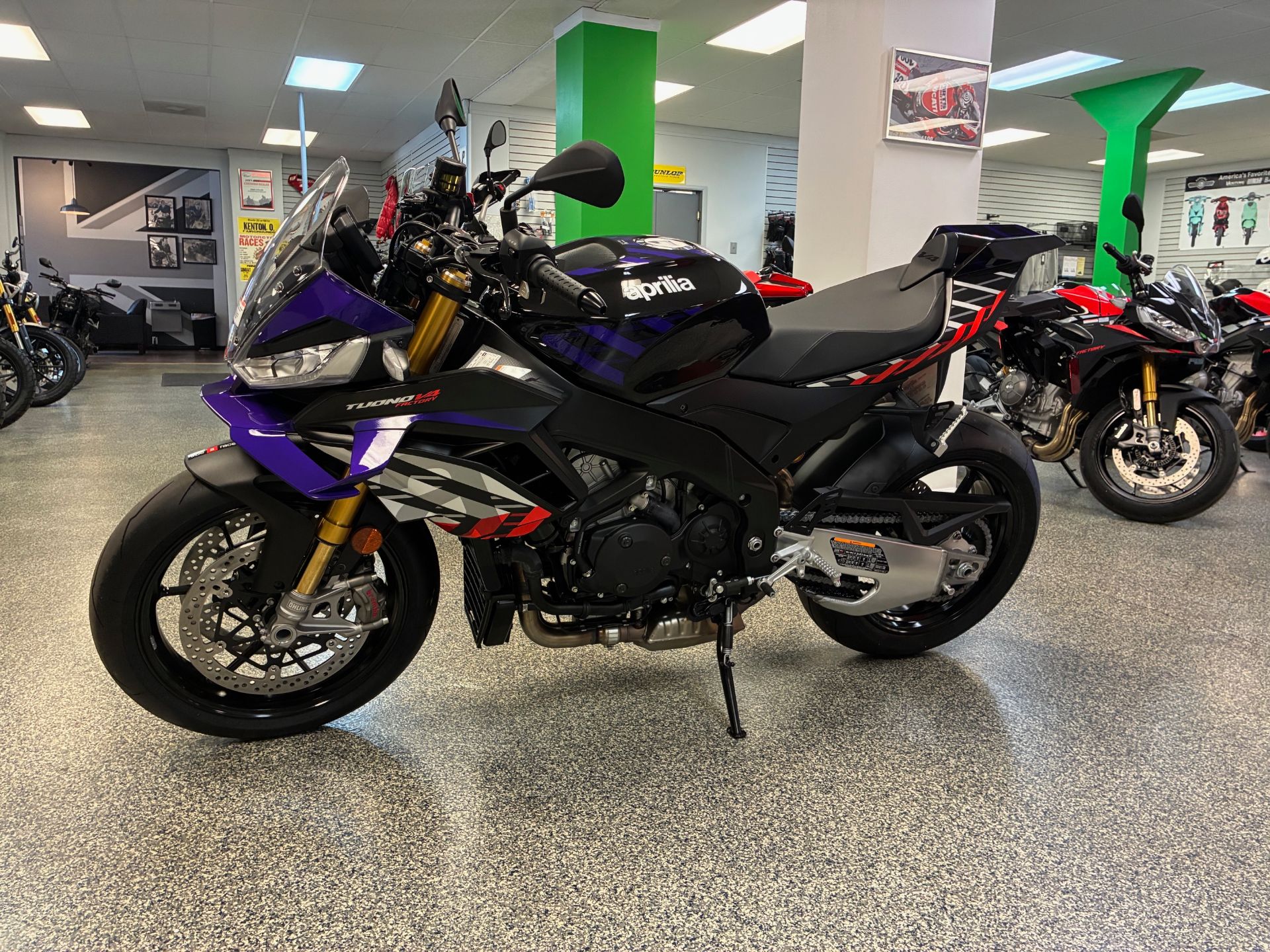 2027 Aprilia Tuono V4 Factory 1100 2