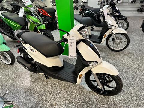 New 2024 Piaggio Liberty 150 S Scooters in Pensacola FL 004980