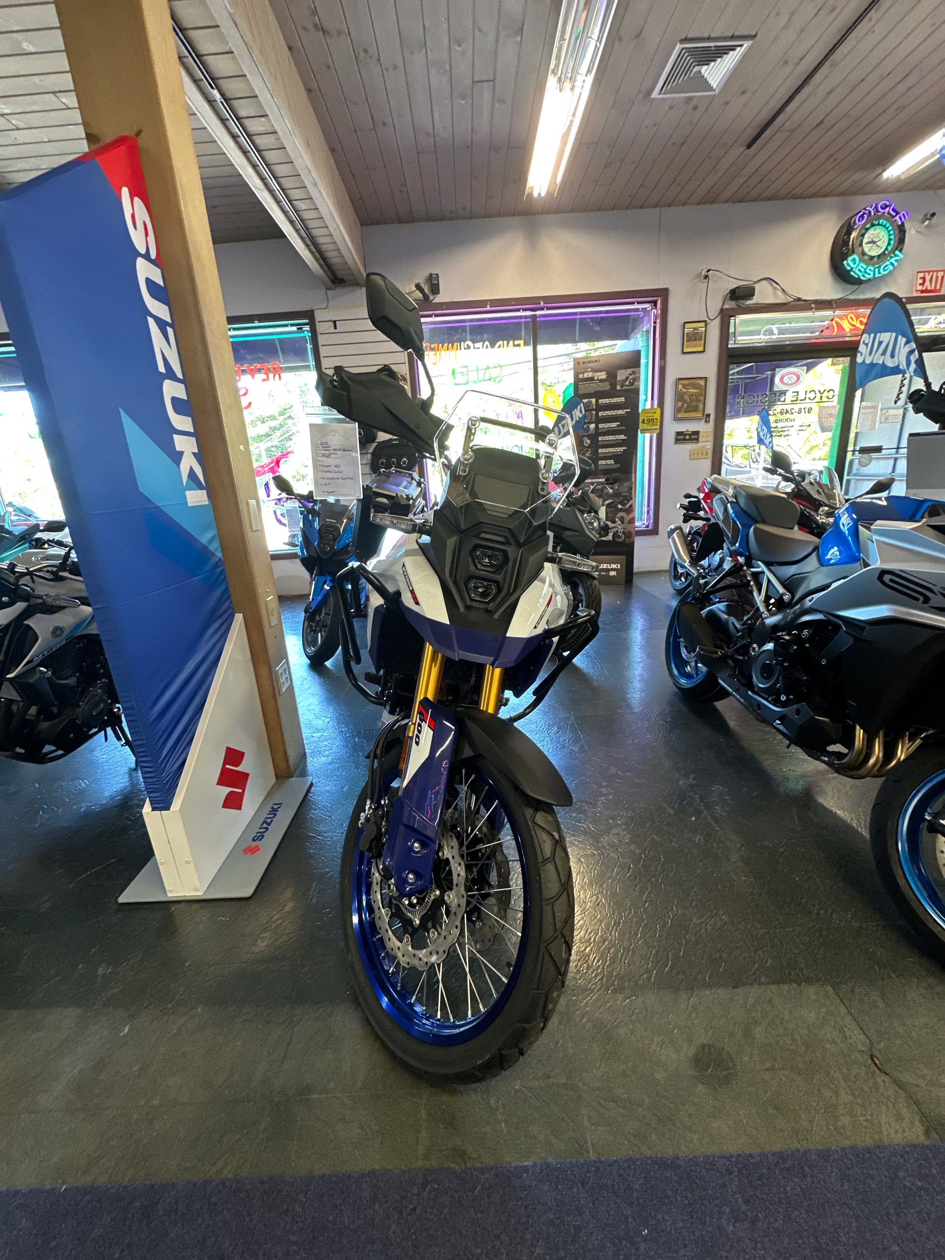 2025 Suzuki V-Strom 800DE Adventure 2