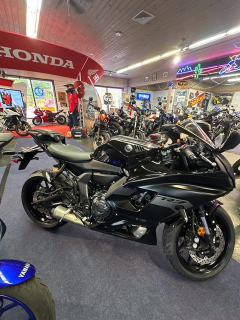 2025 Yamaha YZF-R7