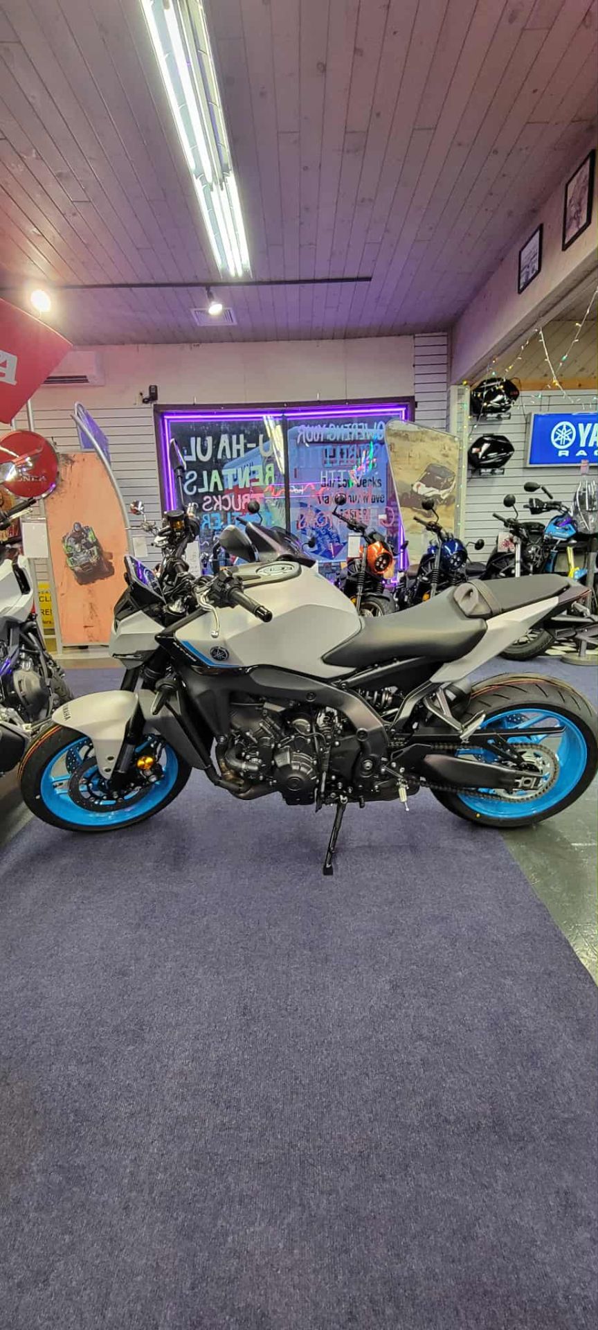 2025 Yamaha MT-09 3