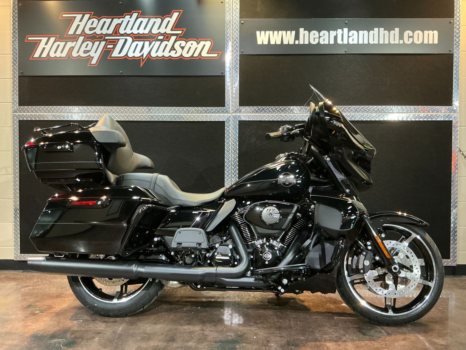 i*u様 HARLEY-DAVIDSON タンク 黒 New 2025 Harley-Davidson Street Glide® Ultra | Motorcycles