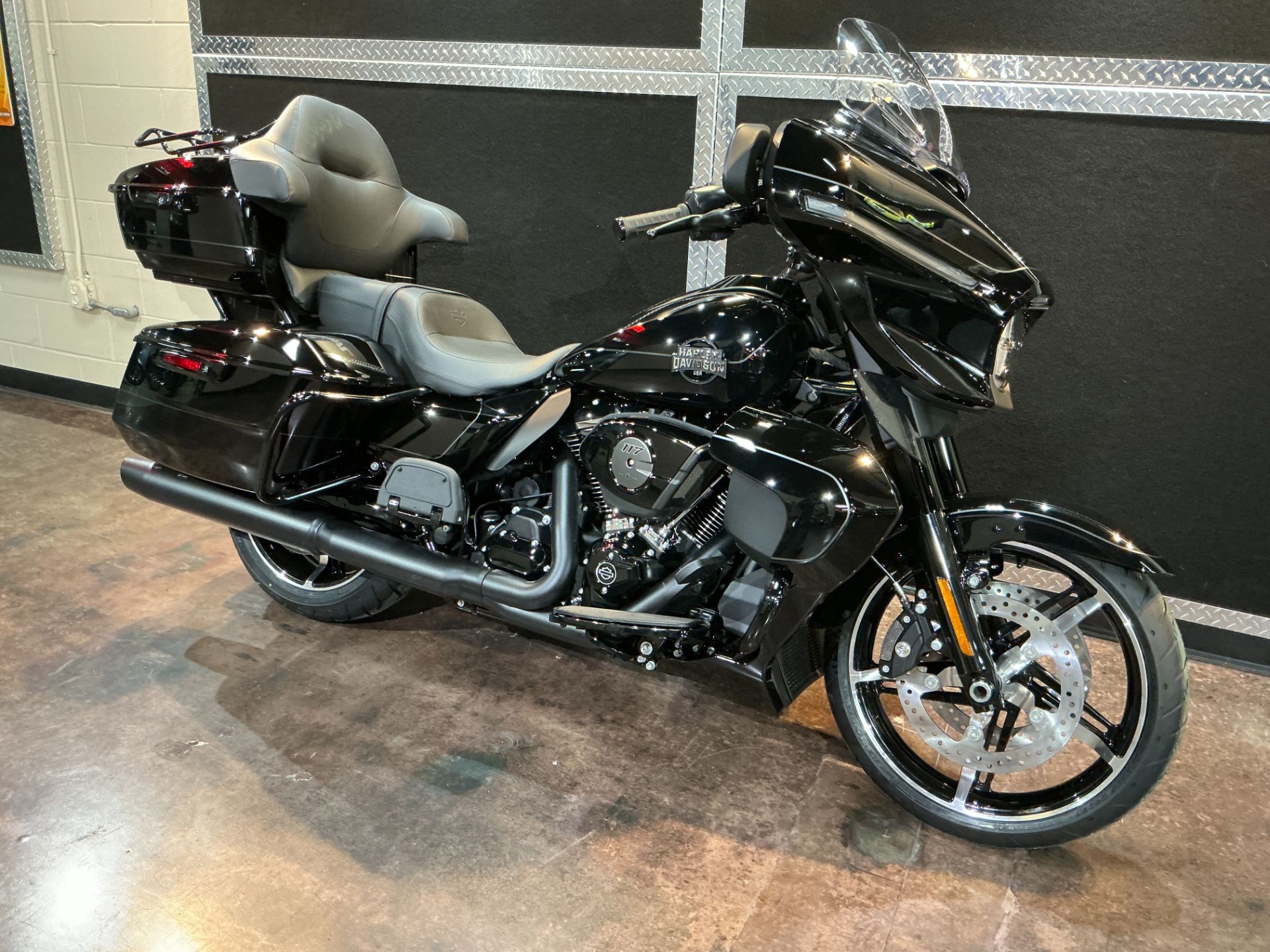 New 2025 Harley-Davidson Street Glide® Ultra | Motorcycles in