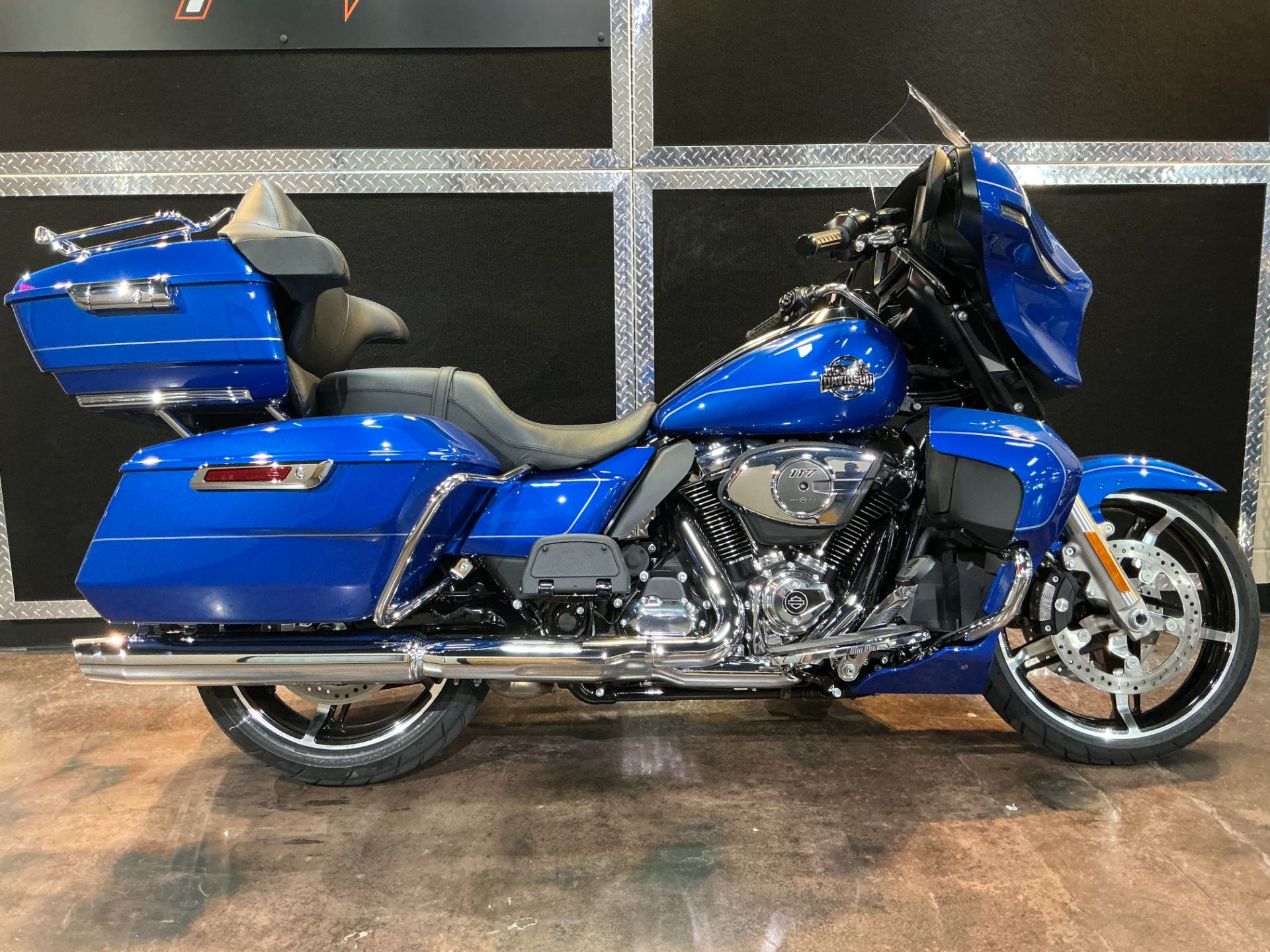 New 2025 Harley-Davidson Street Glide® Ultra | Motorcycles in