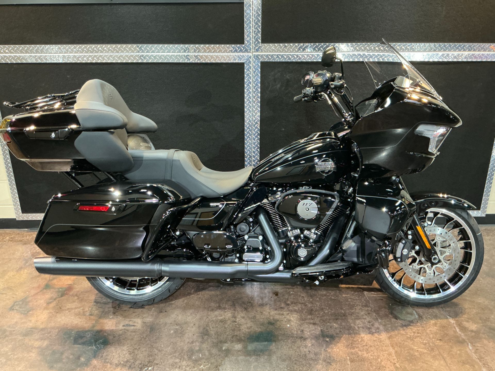 Harley-Davidson プロフェッショナルオーバーオール 黒 New 2026 Harley-Davidson Road Glide® Limited | Motorcycles in