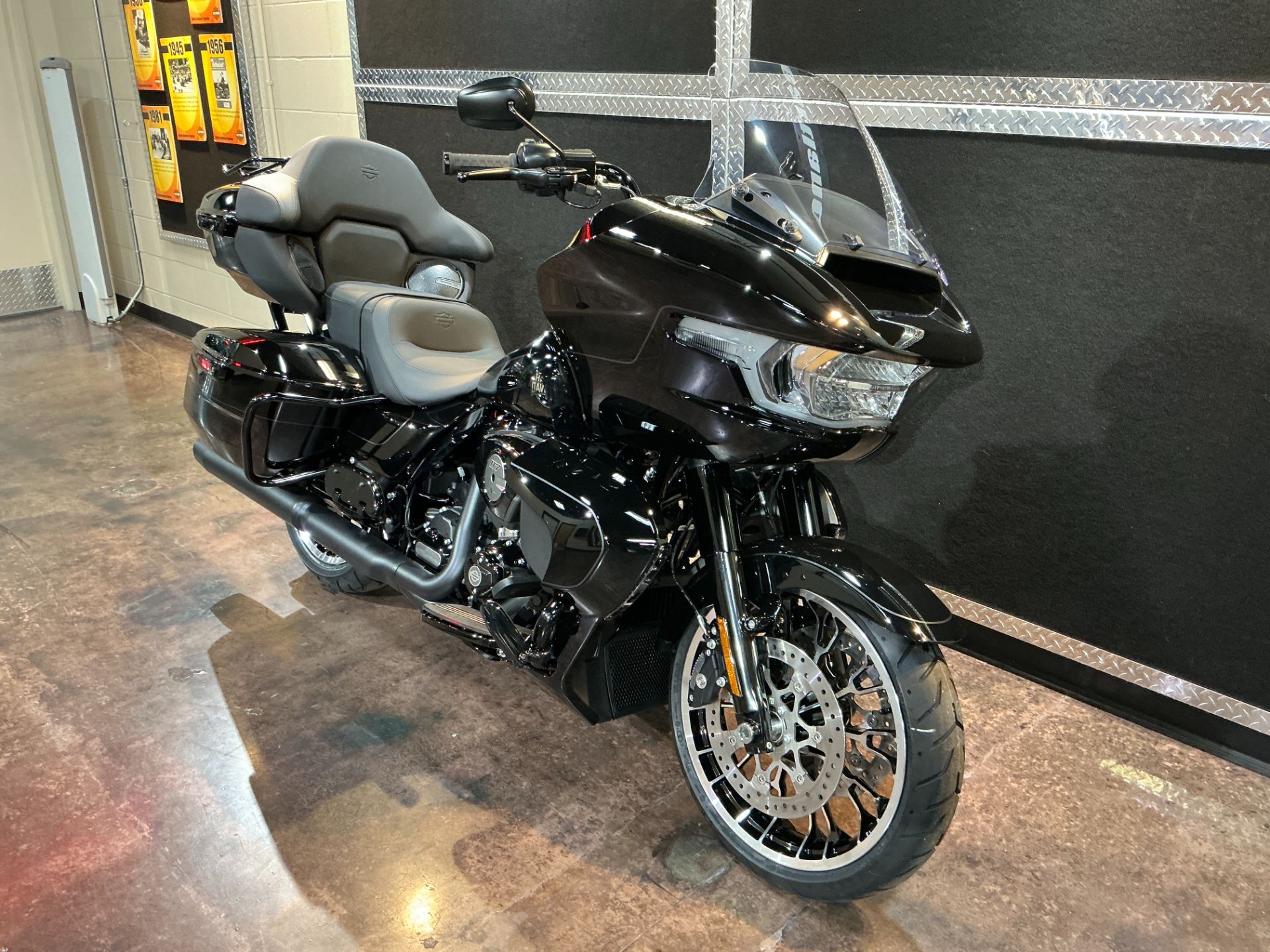 Harley-Davidson プロフェッショナルオーバーオール 黒 New 2026 Harley-Davidson Road Glide® Limited | Motorcycles in