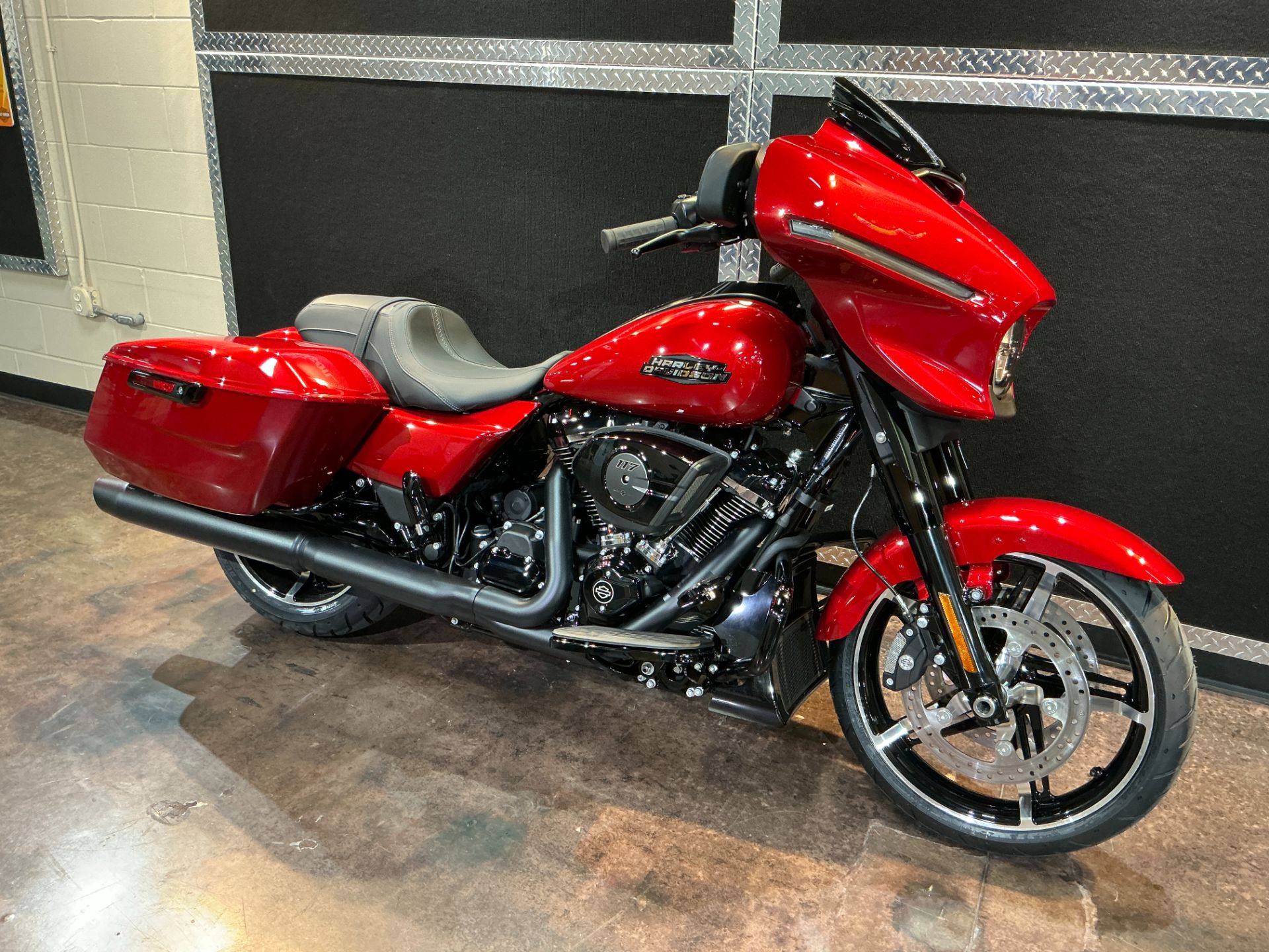 Harley-Davidson バイクタンク レッド New 2025 Harley-Davidson Street Glide® Motorcycle - Specs