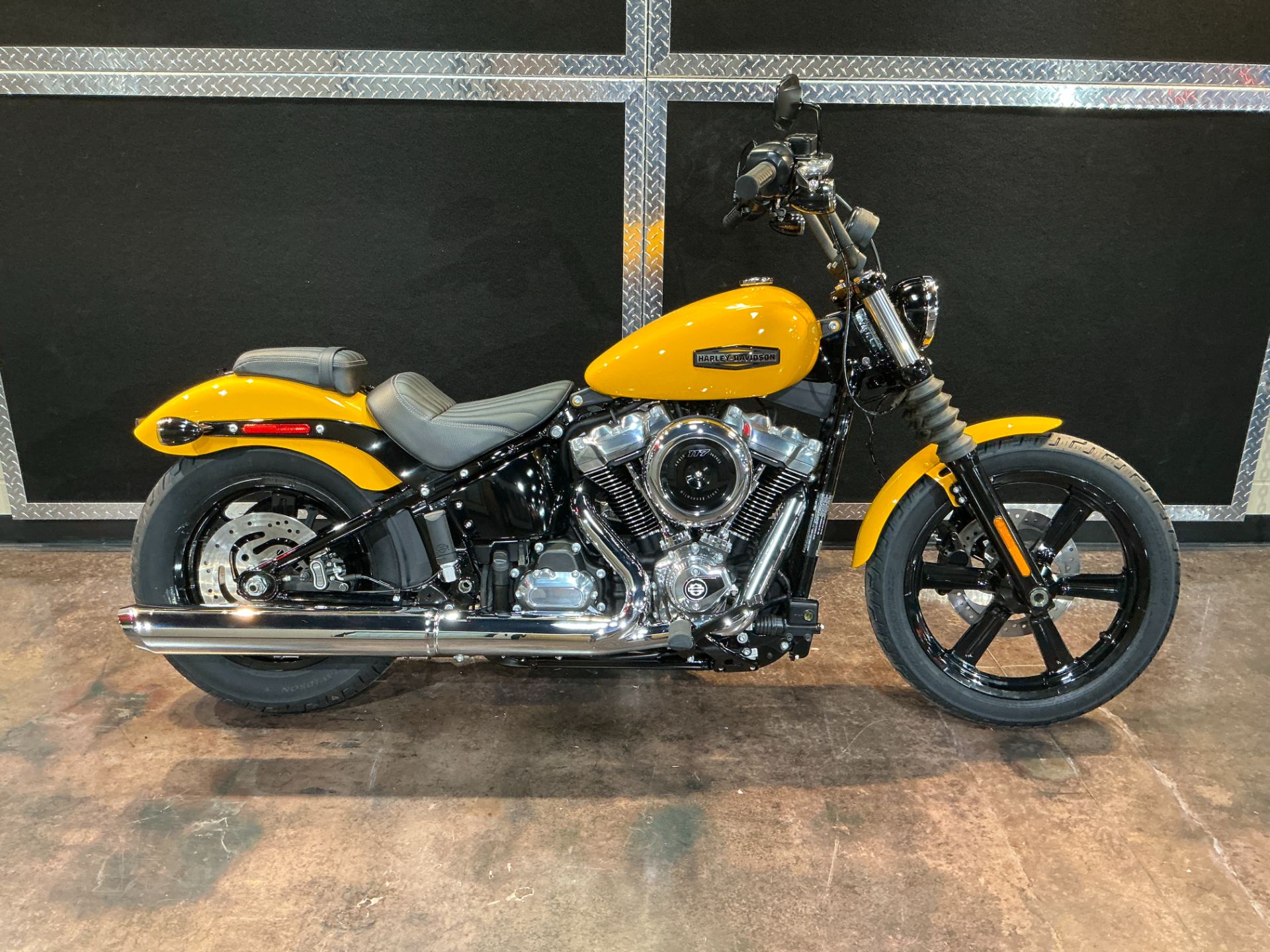 New 2025 Harley-Davidson Street Bob® | Motorcycles in
