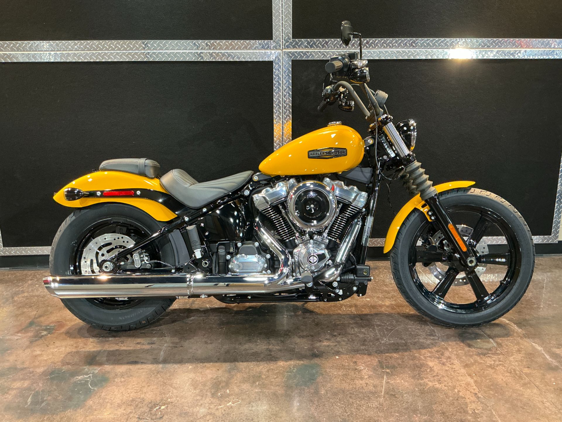 New 2025 Harley-Davidson Street Bob® Motorcycle - Specs
