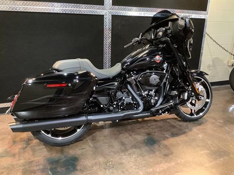 Harley-Davidson バイクシート ブラック　25301 25302 New 2025 Harley-Davidson Road Glide® Vivid Black (Black