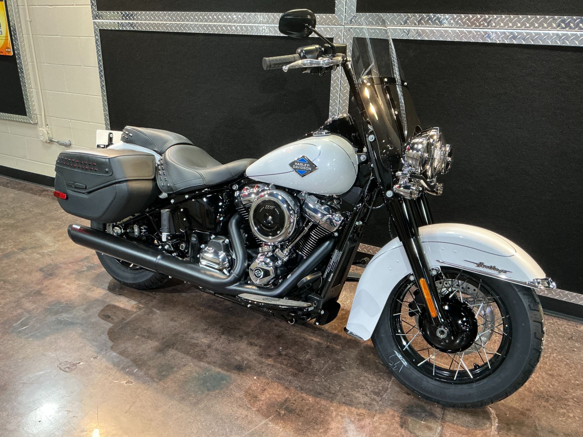 Rady@sale ナルディ s-l1200.jpg