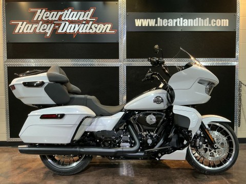 New 2026 Harley-Davidson Road Glide® Limited | Motorcycles in