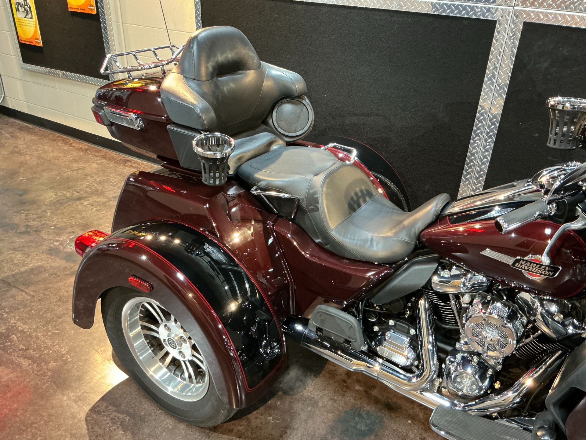 2022 Harley-Davidson Tri Glide® Ultra 10