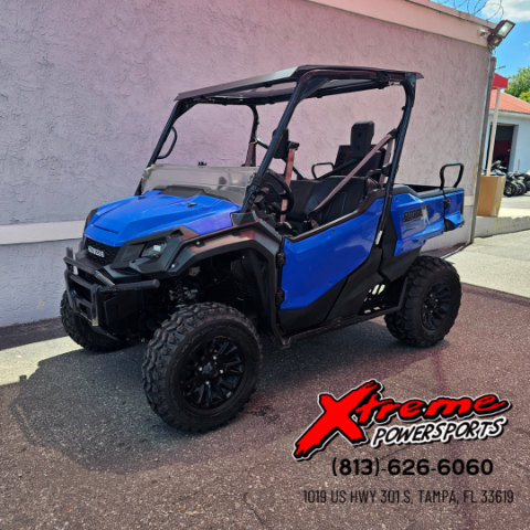2020 Honda Pioneer 1000-5 Deluxe — photo 1 of 10