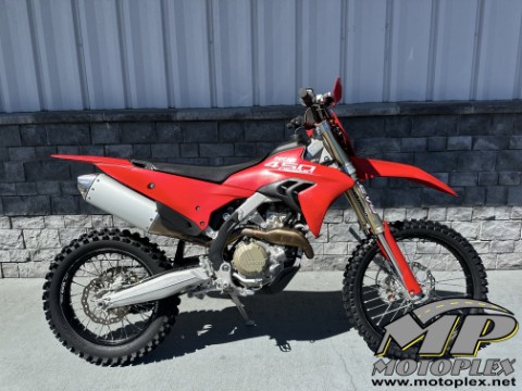 2026 Ducati Desmo450 EDX