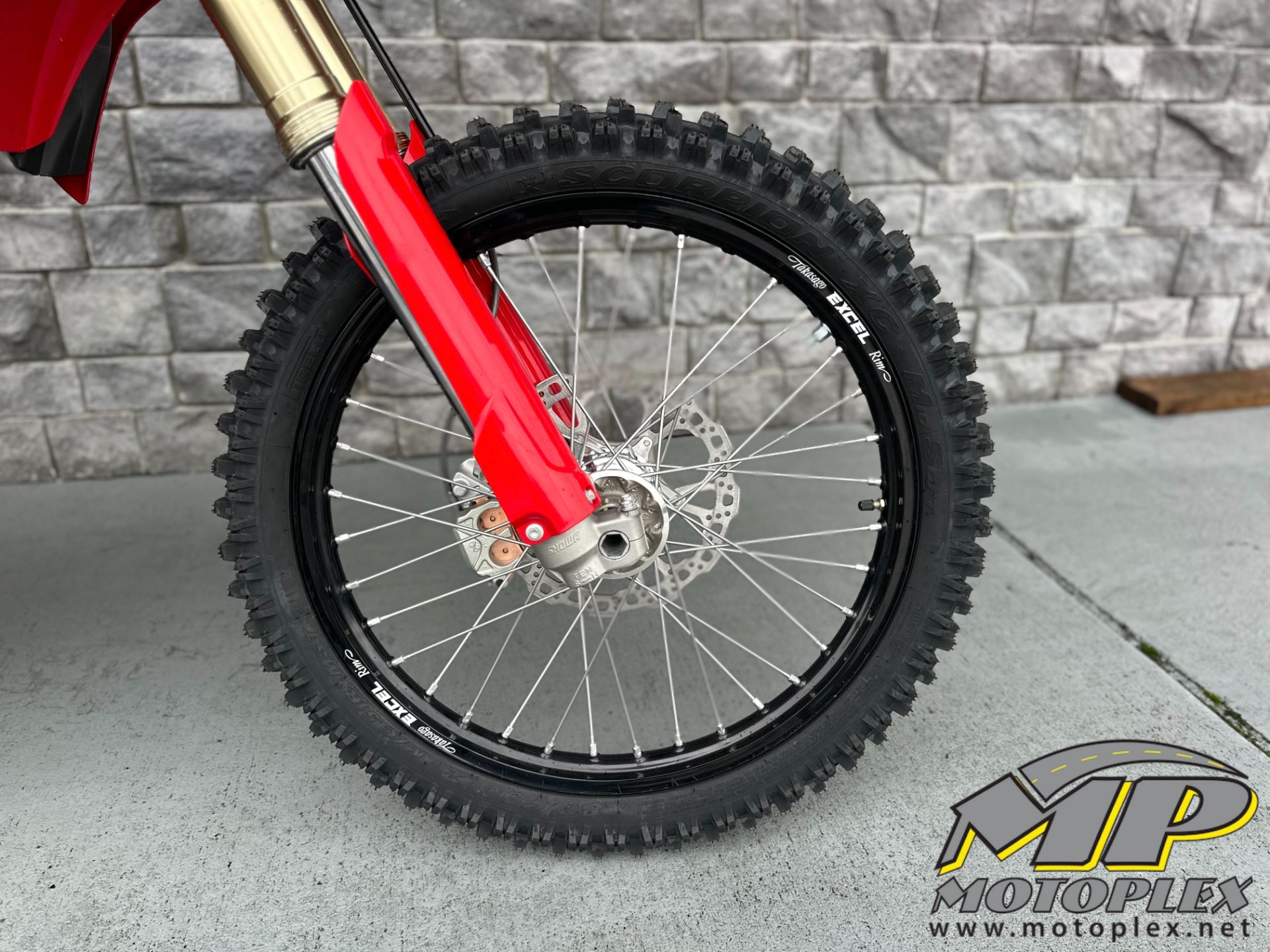 2026 Ducati Desmo450 EDX 6
