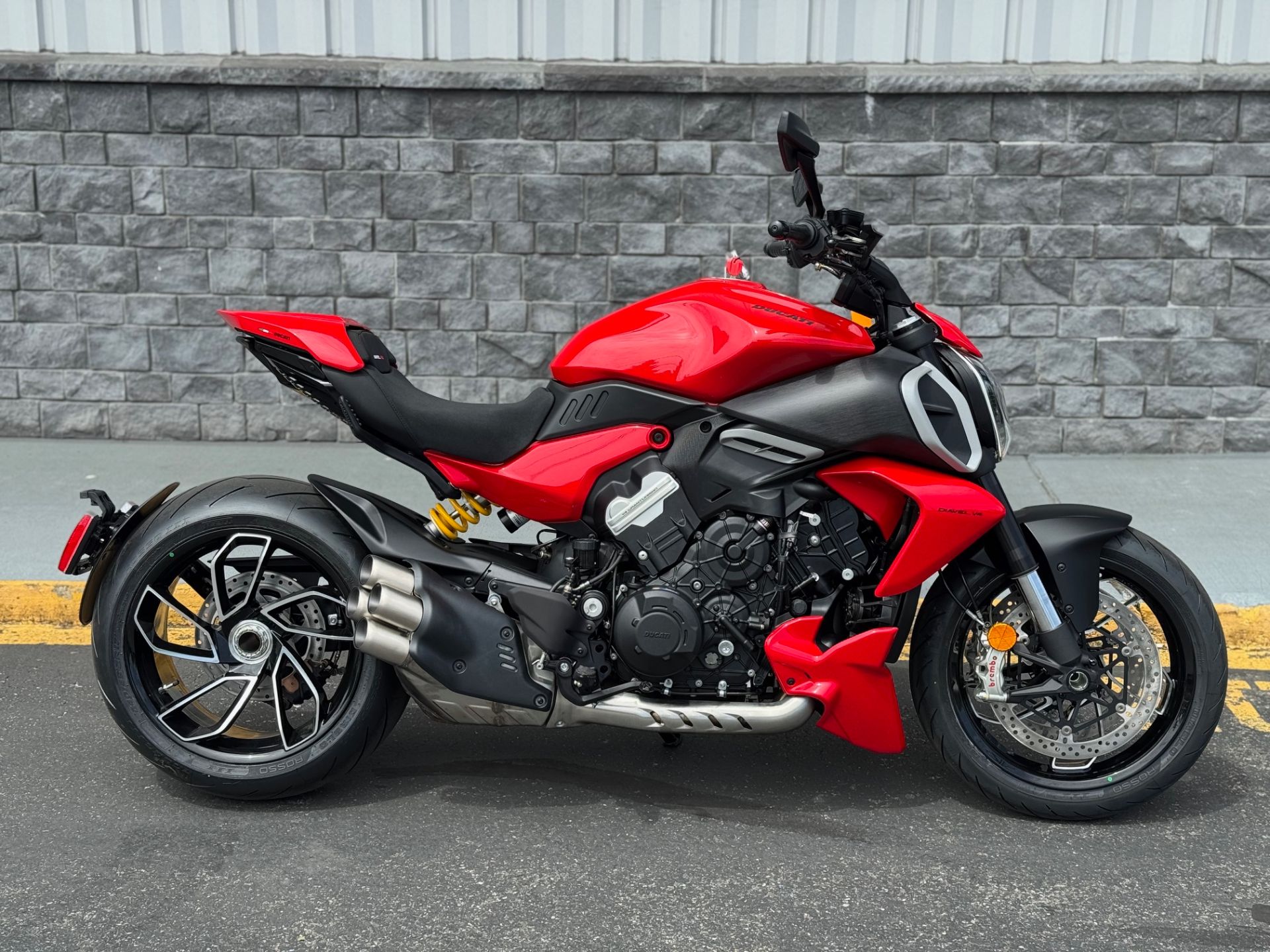 New 2025 Ducati Diavel V4, Lynnwood WA | Specs, Price, Photos
