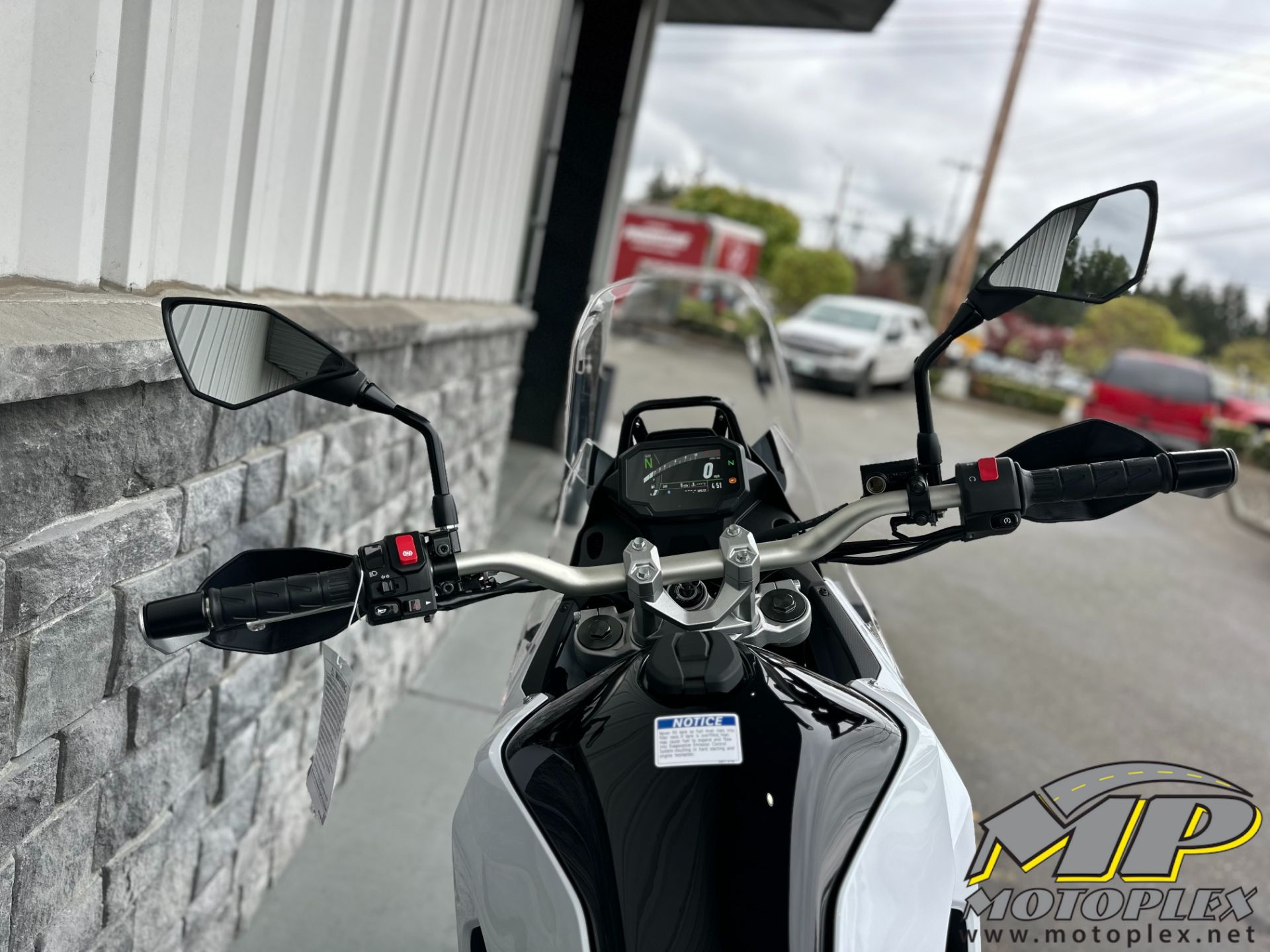 2026 Kawasaki KLE®500 SE ABS 8