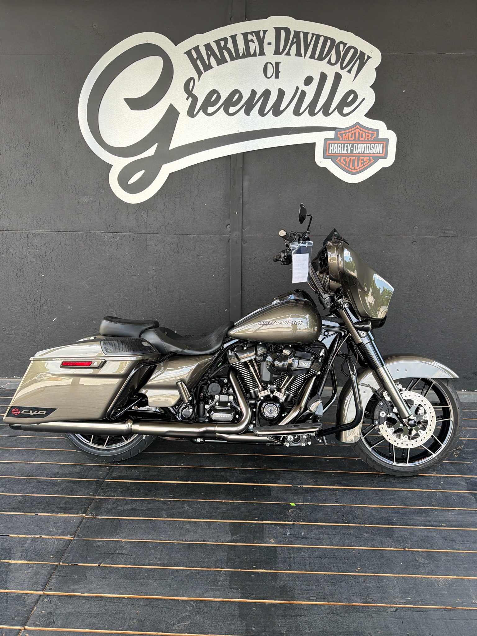 2021 CVO Street Glide®