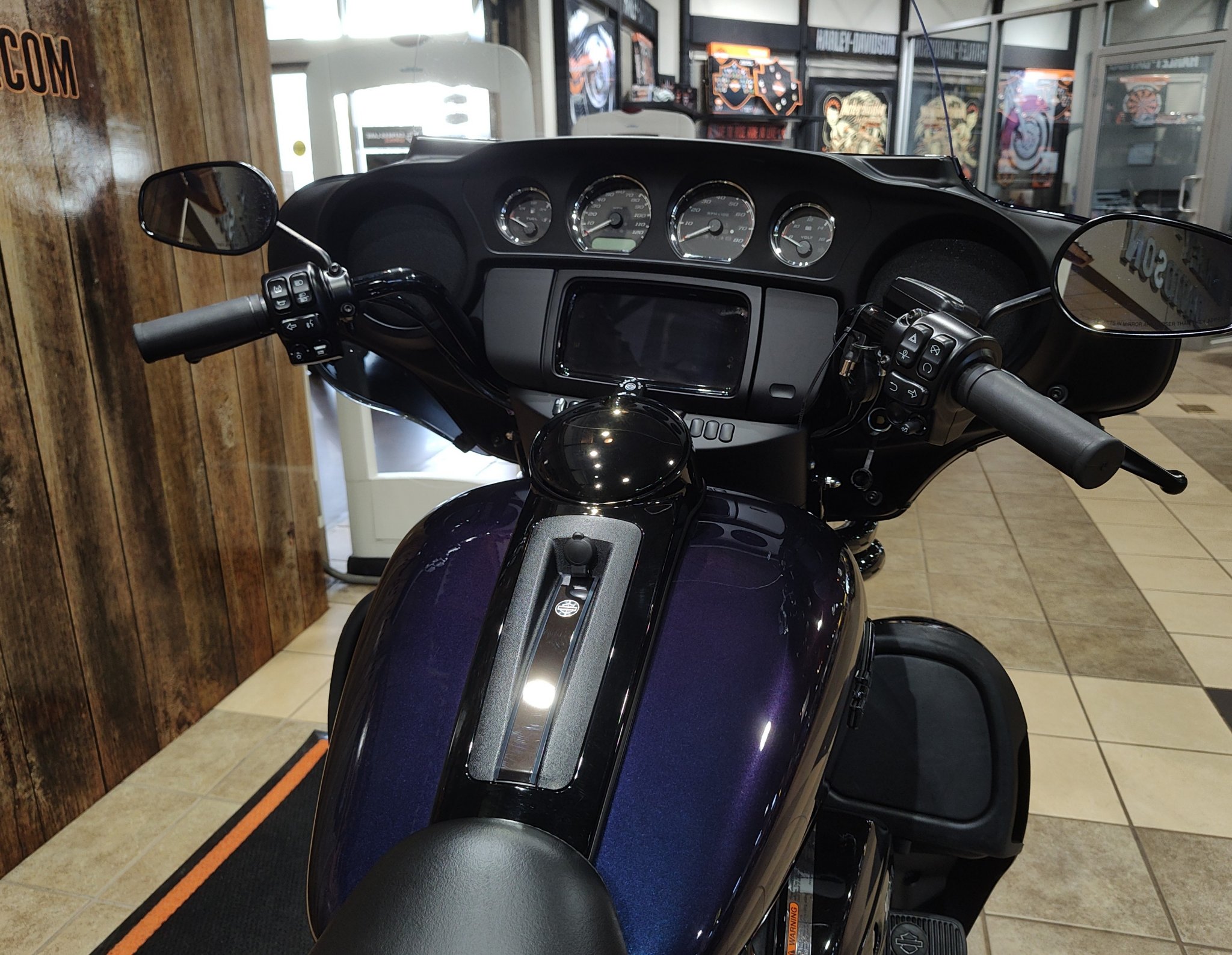 2025 Harley-Davidson Tri Glide® Ultra 5