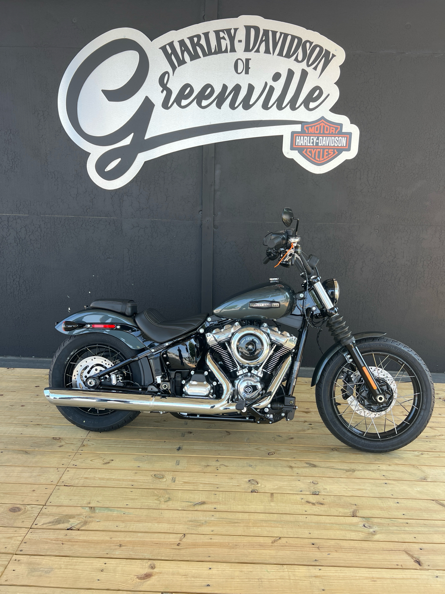 street bobオープンロード 7 1/2 黒　60cm street bobオープンロード 7 1/2 黒 60cm Street Bob® | Iron Nation