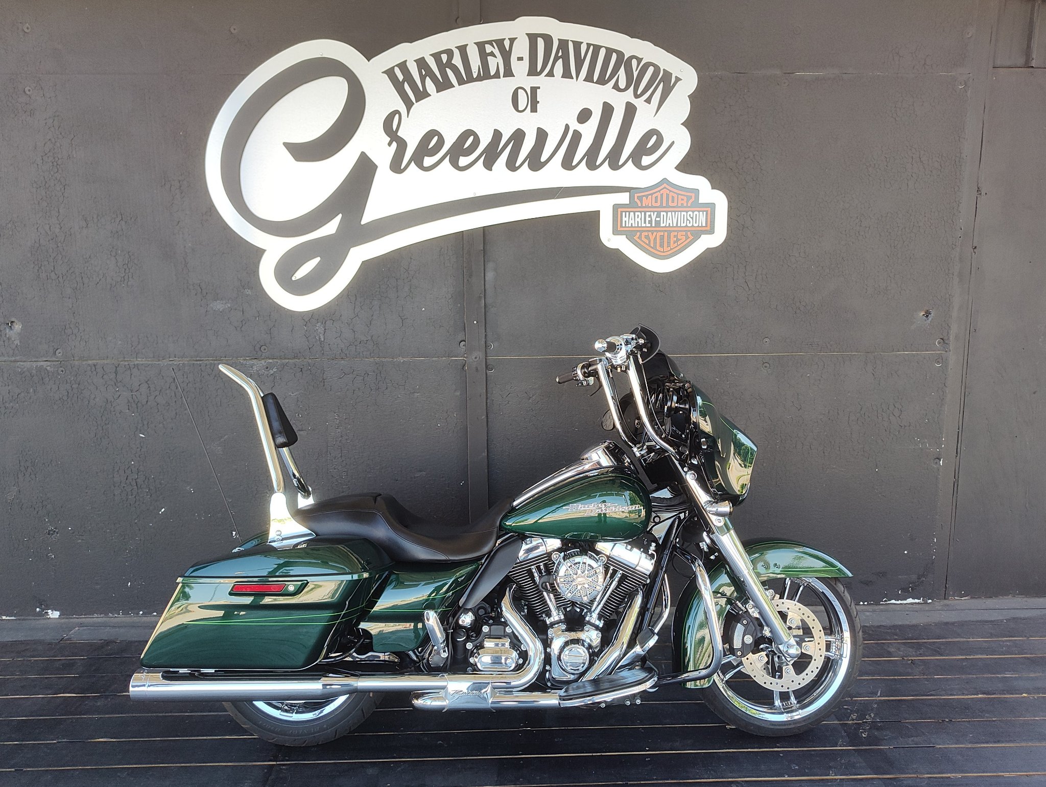 2016 Harley-Davidson Street Glide® Special 1