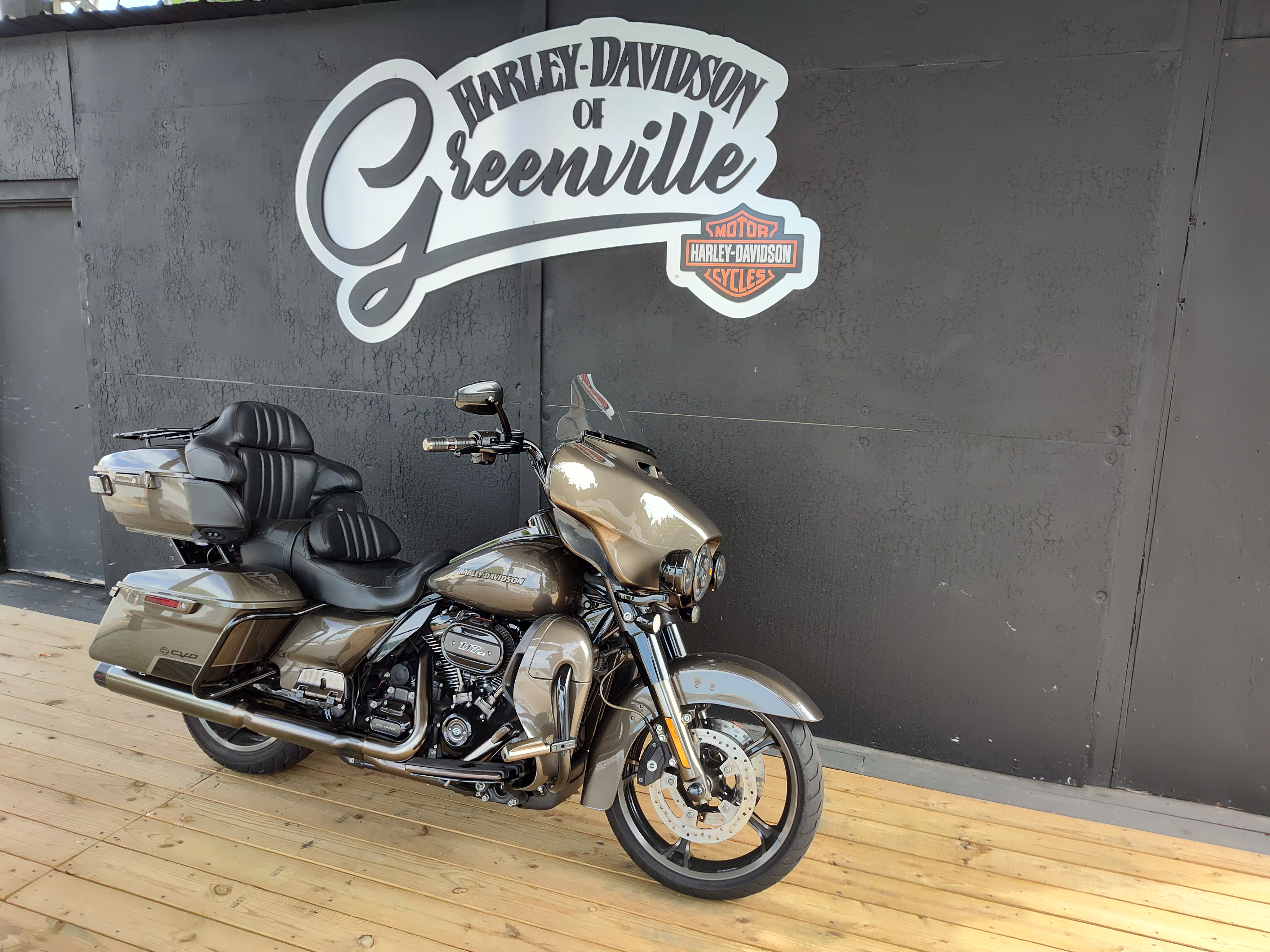 Used 2021 Harley-Davidson CVO™ Limited Motorcycle Specs, Price