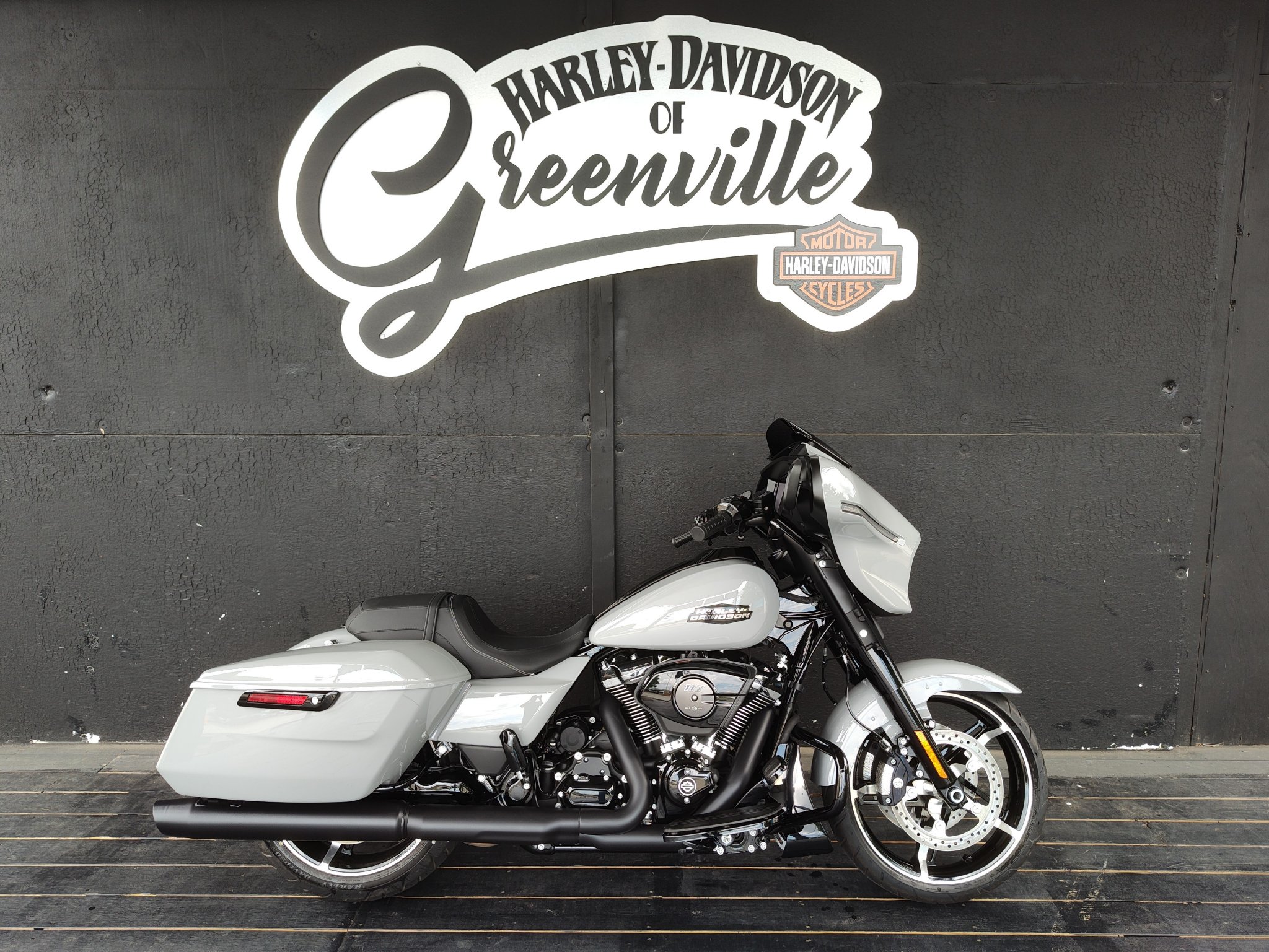 2024 Harley-Davidson Street Glide® 1