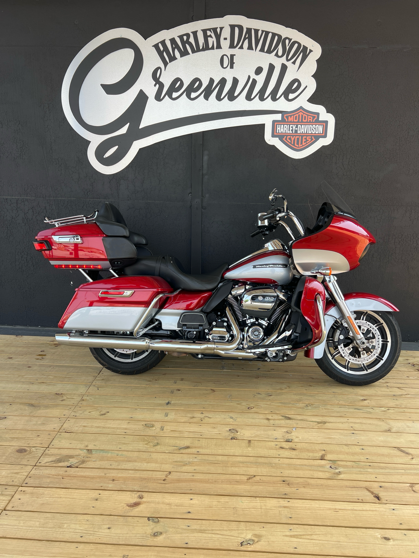 Used 2019 Harley-Davidson Road Glide® Ultra Motorcycle Specs - Main Image