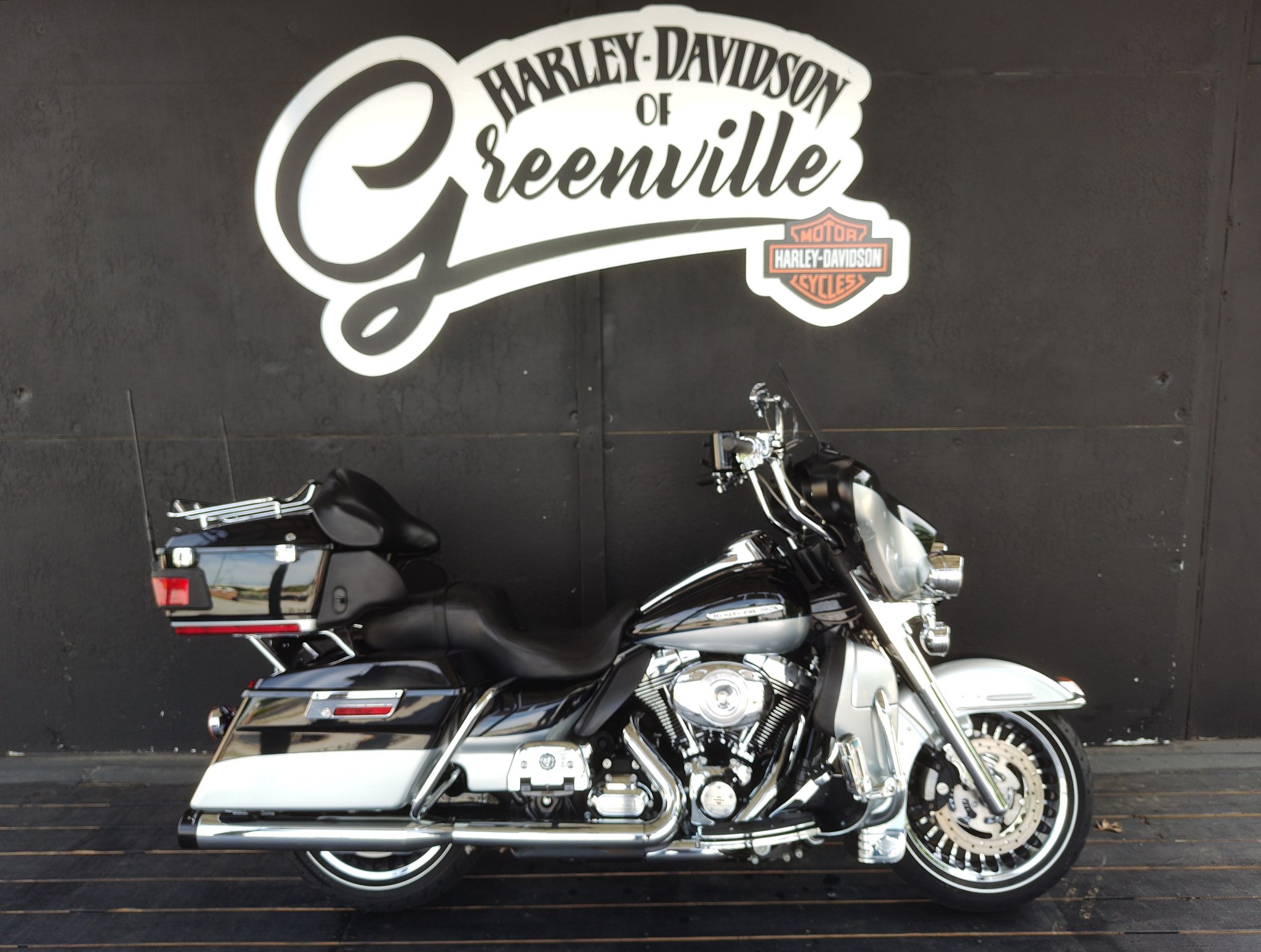 2013 Harley-Davidson Electra Glide® Ultra Limited 1