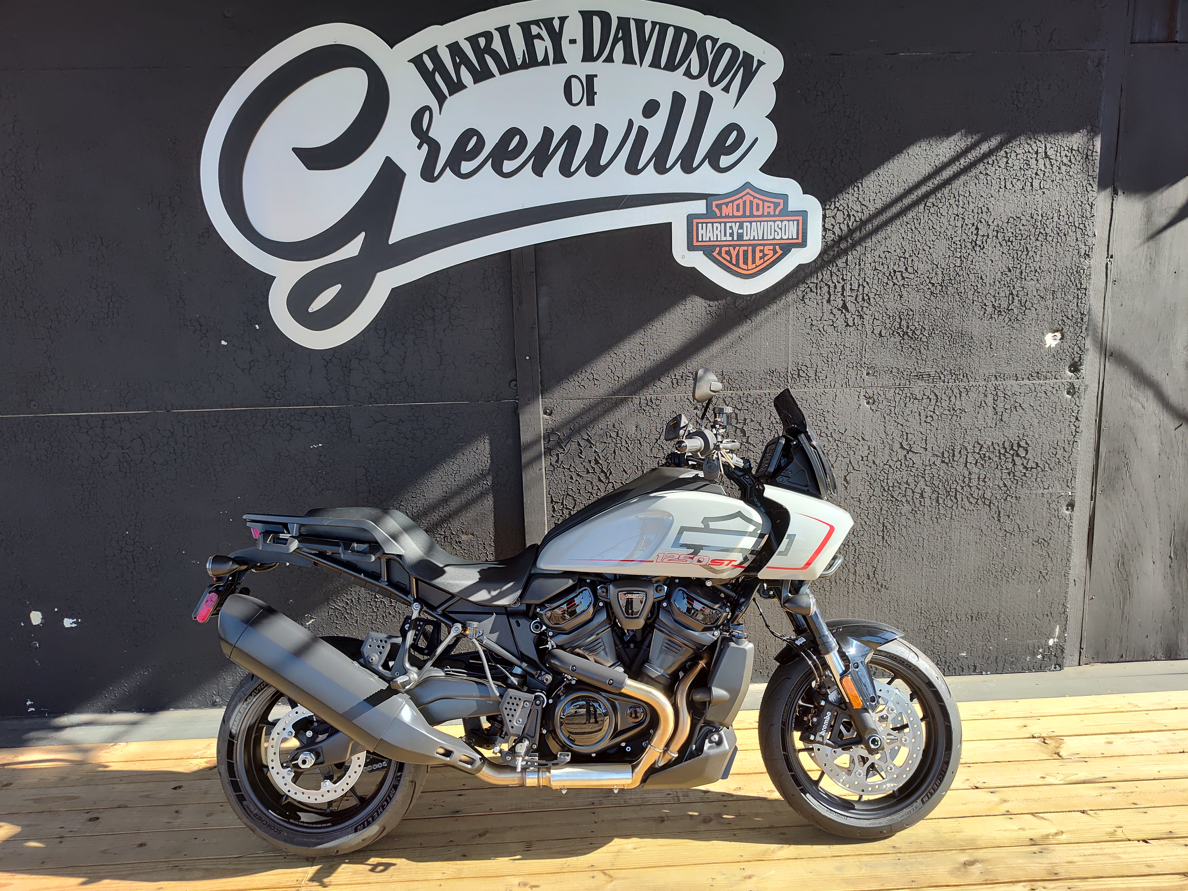 2025 Pan America® 1250 ST