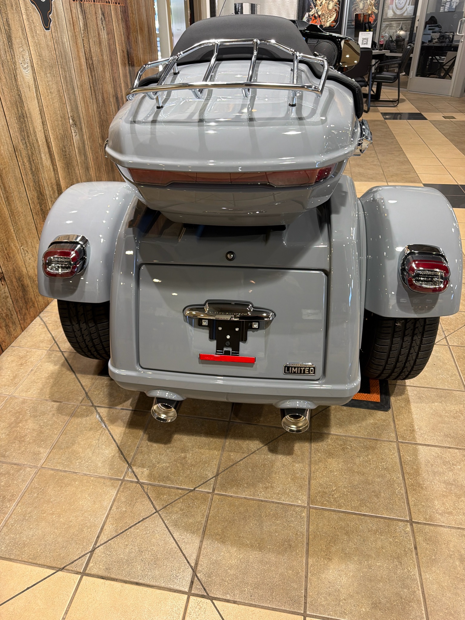 2026 Harley-Davidson Street Glide® 3 Limited 4