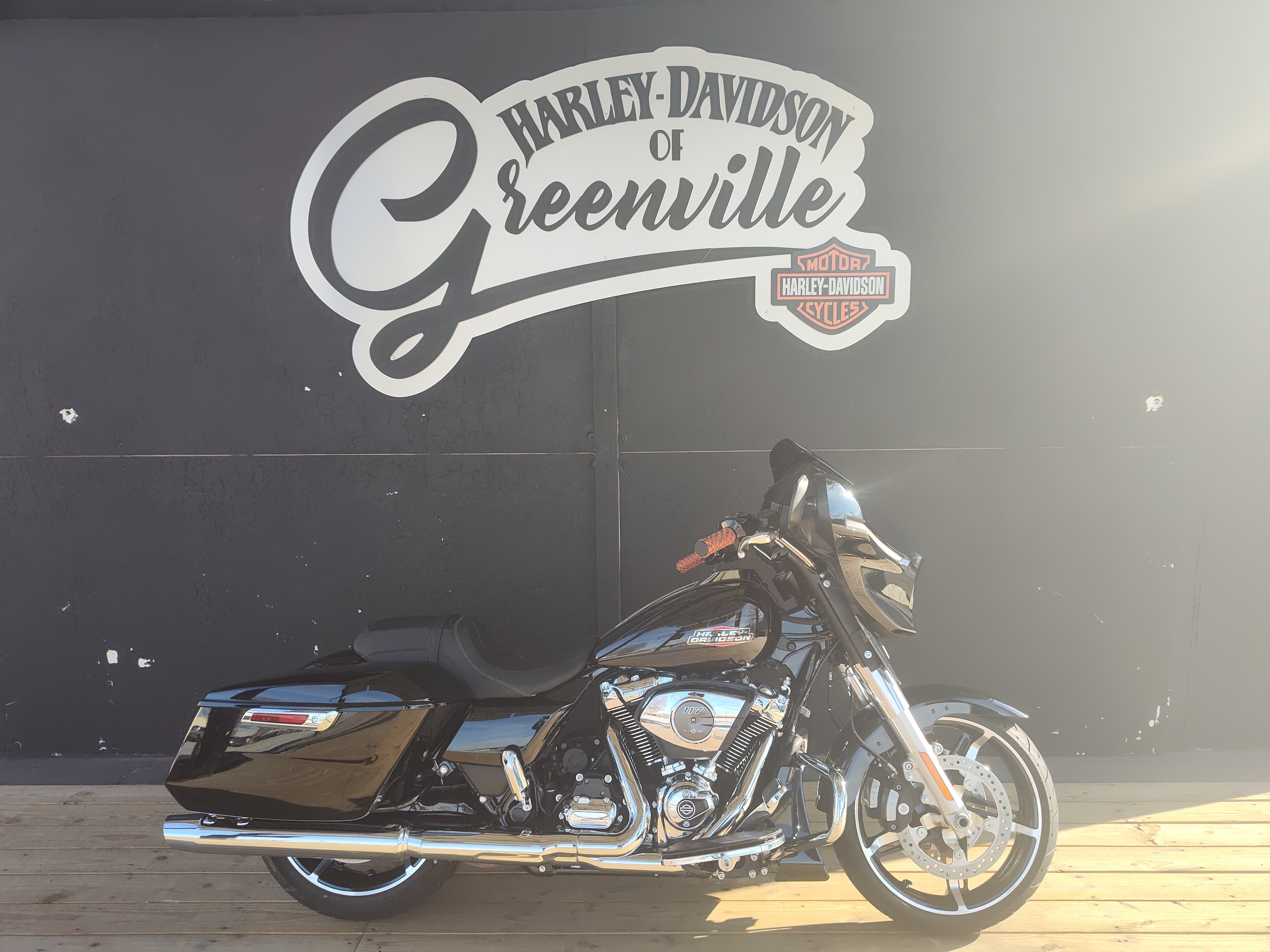 2024 Harley-Davidson Street Glide® 1