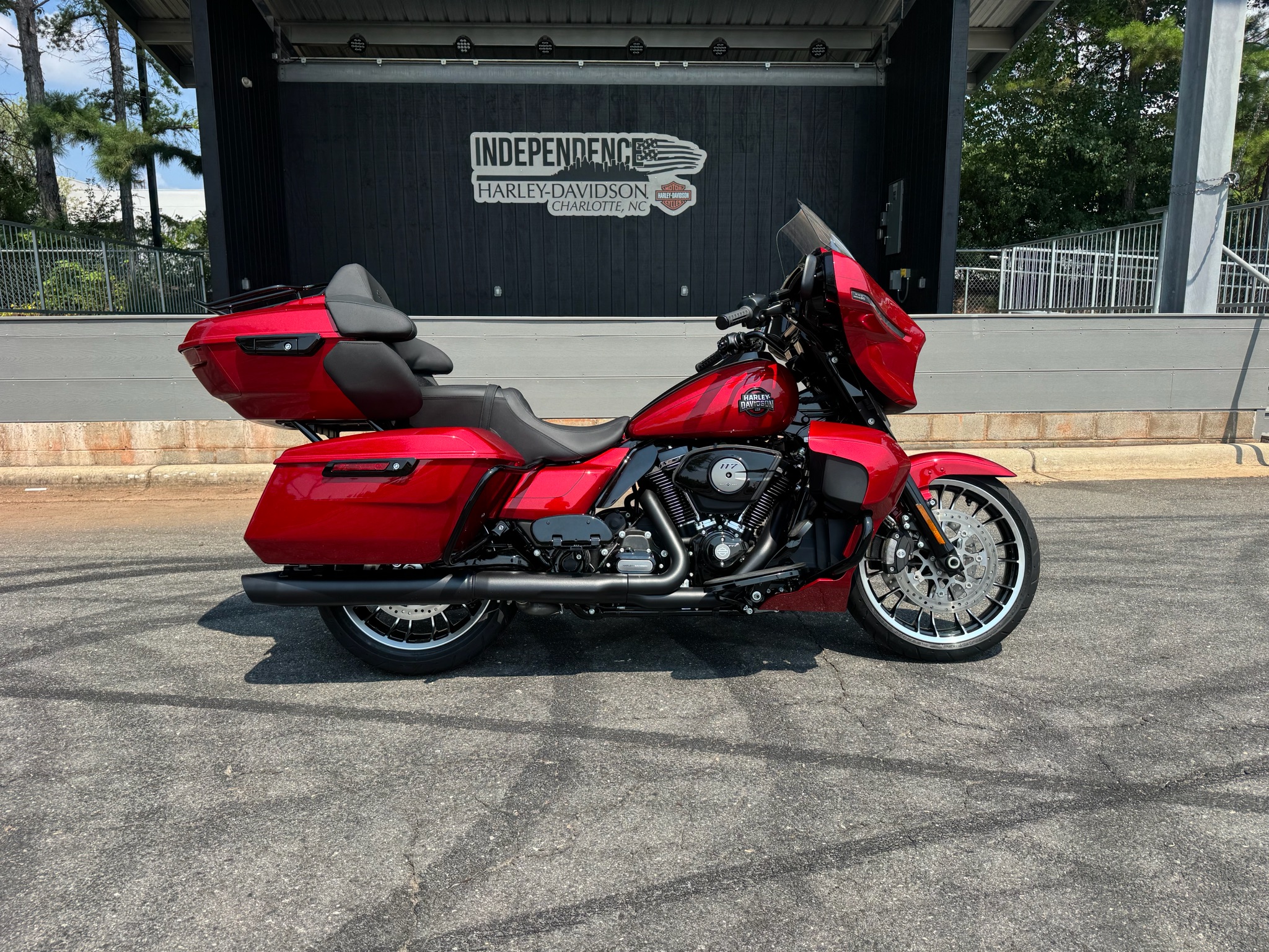 2026 Harley-Davidson Street Glide® Limited 1