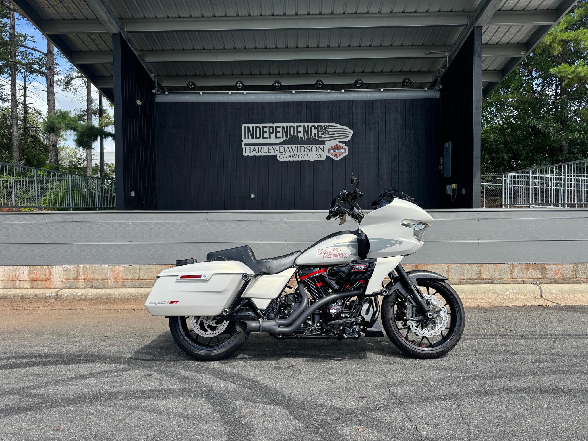 2024 Harley-Davidson CVO Road Glide® ST 1