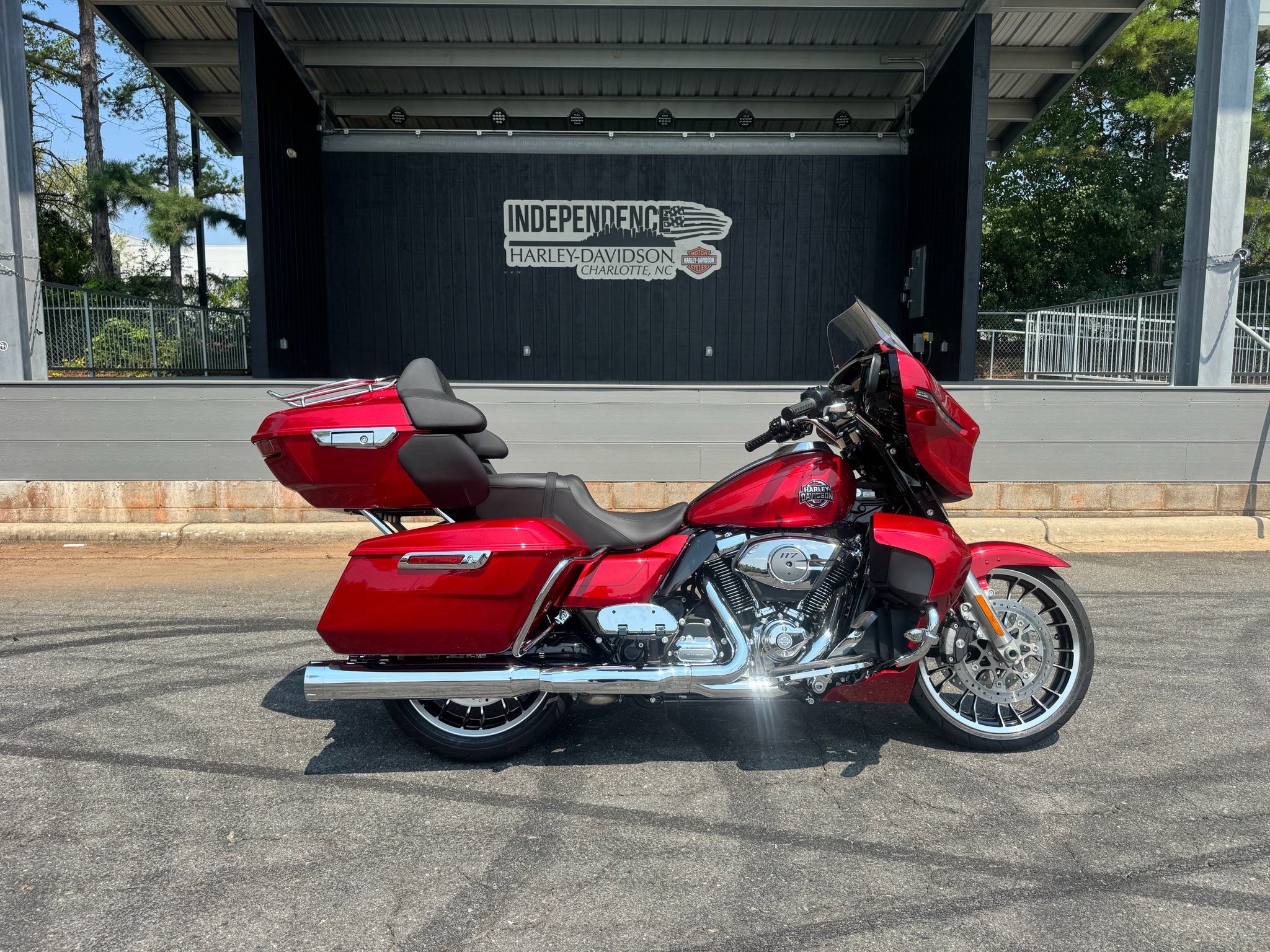 2026 Harley-Davidson Street Glide® Limited 1