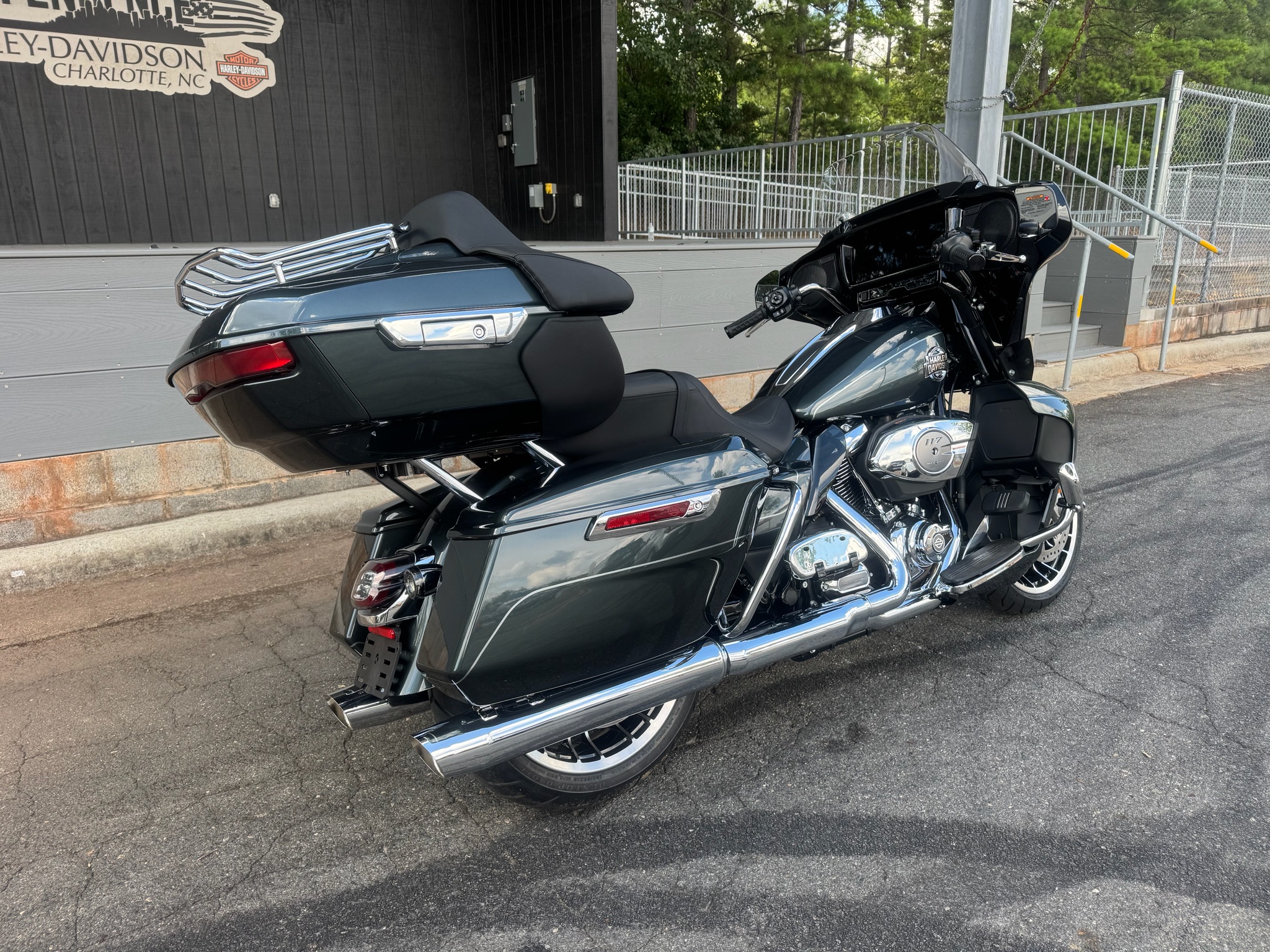 2026 Harley-Davidson Street Glide® Limited 3