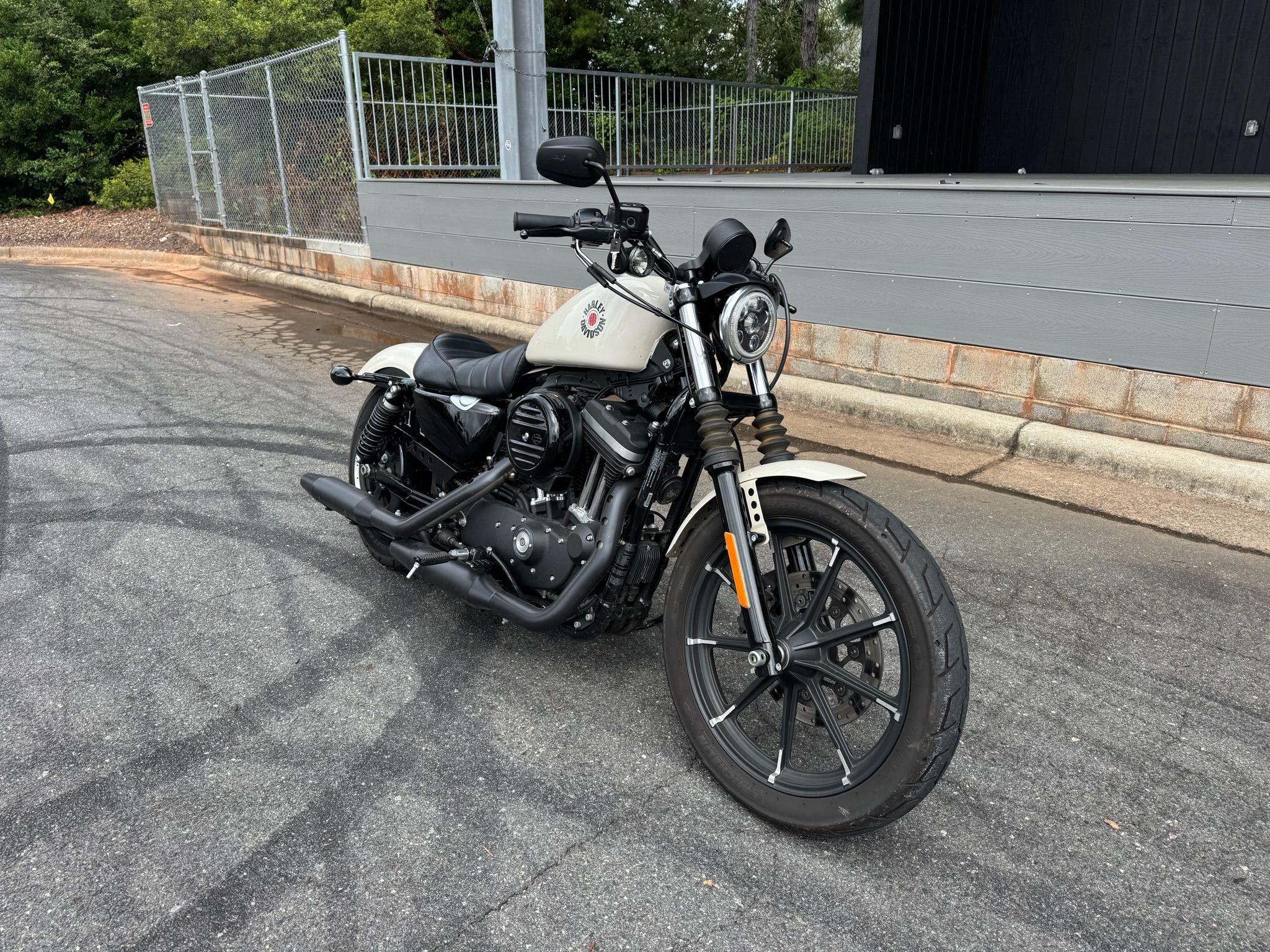 2022 Harley-Davidson Iron 883 2