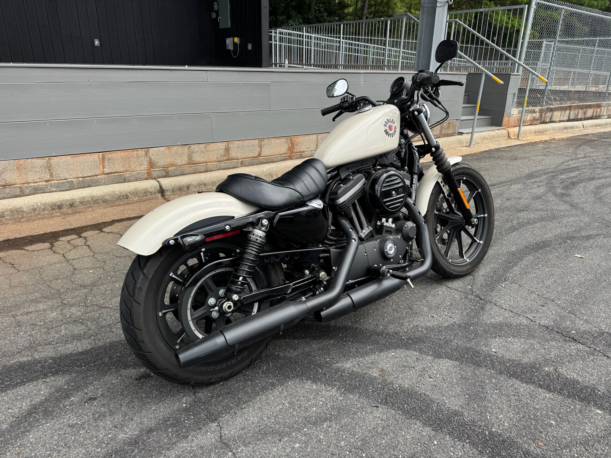 2022 Harley-Davidson Iron 883 3