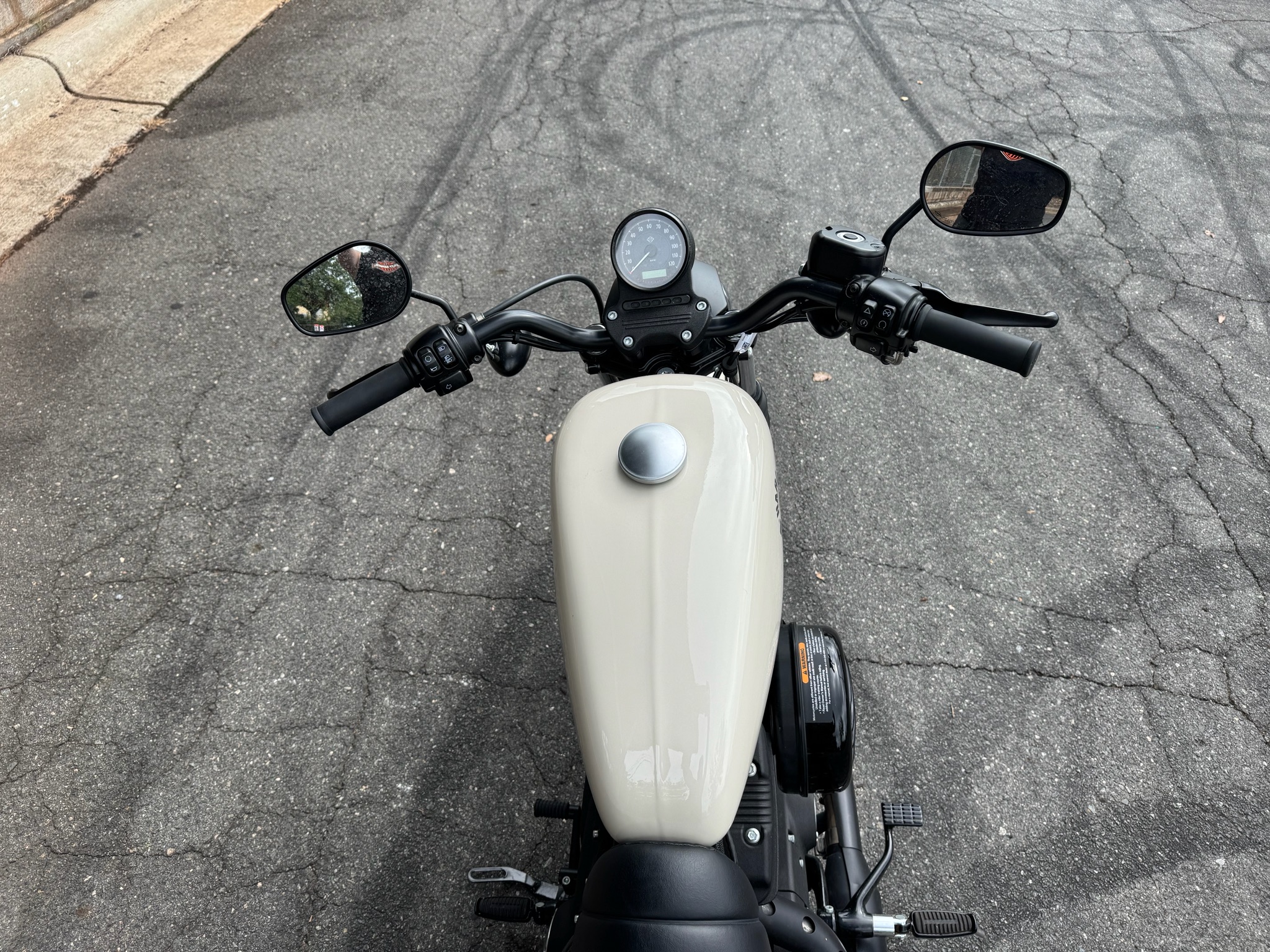 2022 Harley-Davidson Iron 883 6